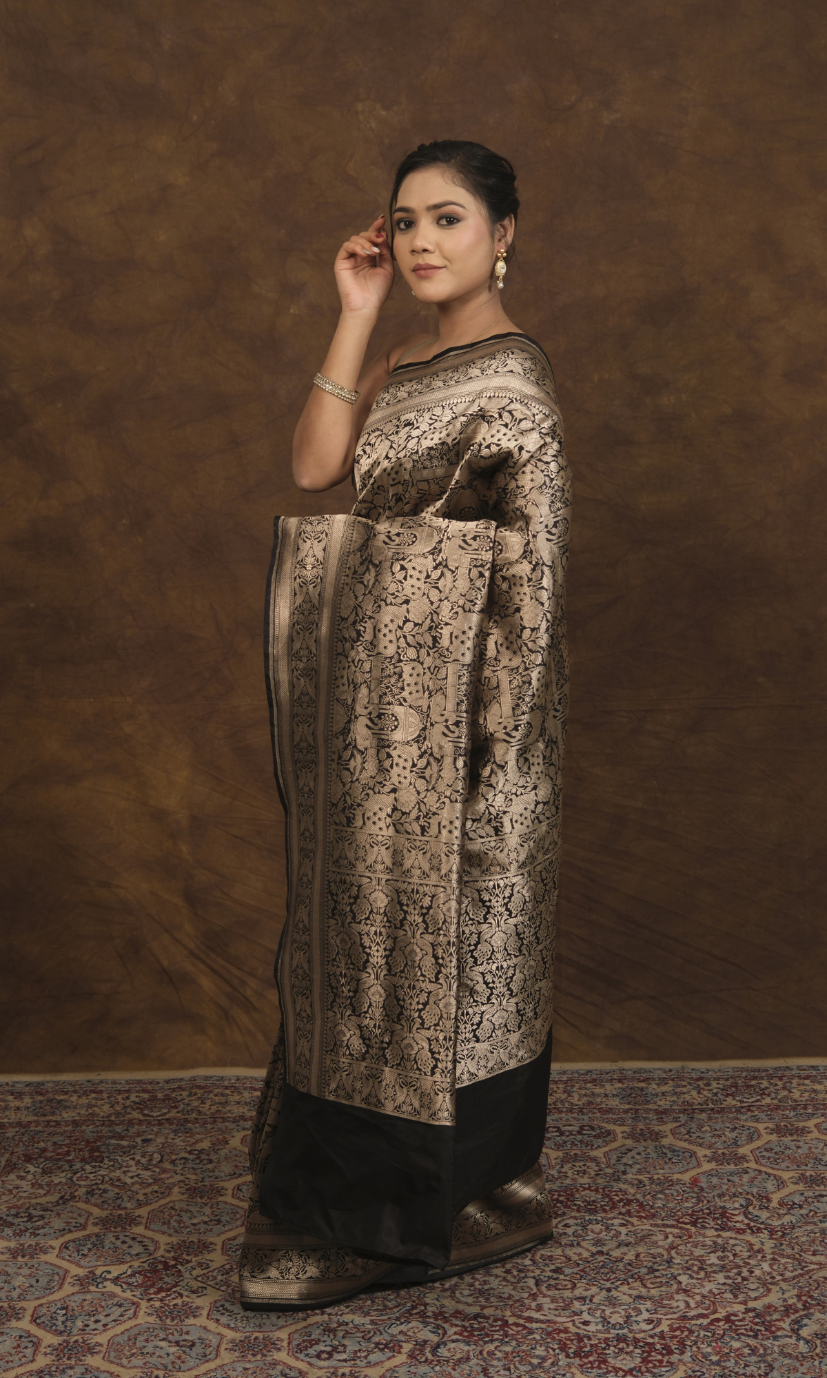 "VIRASAT 160" Pure Banarasi Handloom Silk Brocade Saree: A Masterpiece of Jamewar Technique