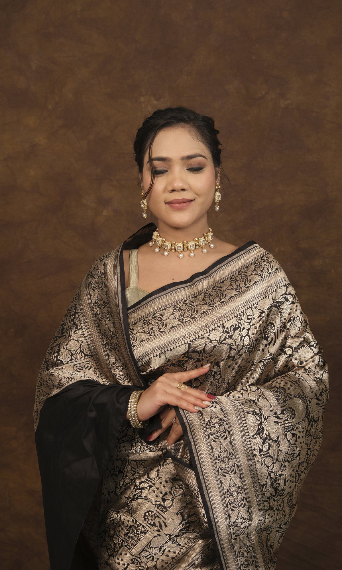 "VIRASAT 160" Pure Banarasi Handloom Silk Brocade Saree: A Masterpiece of Jamewar Technique