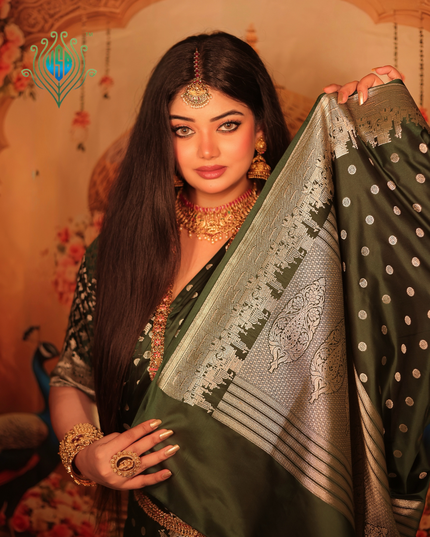 "WAAH BANARAS 055F" Banarasi Pure Mashru silk saree with Ghat Border