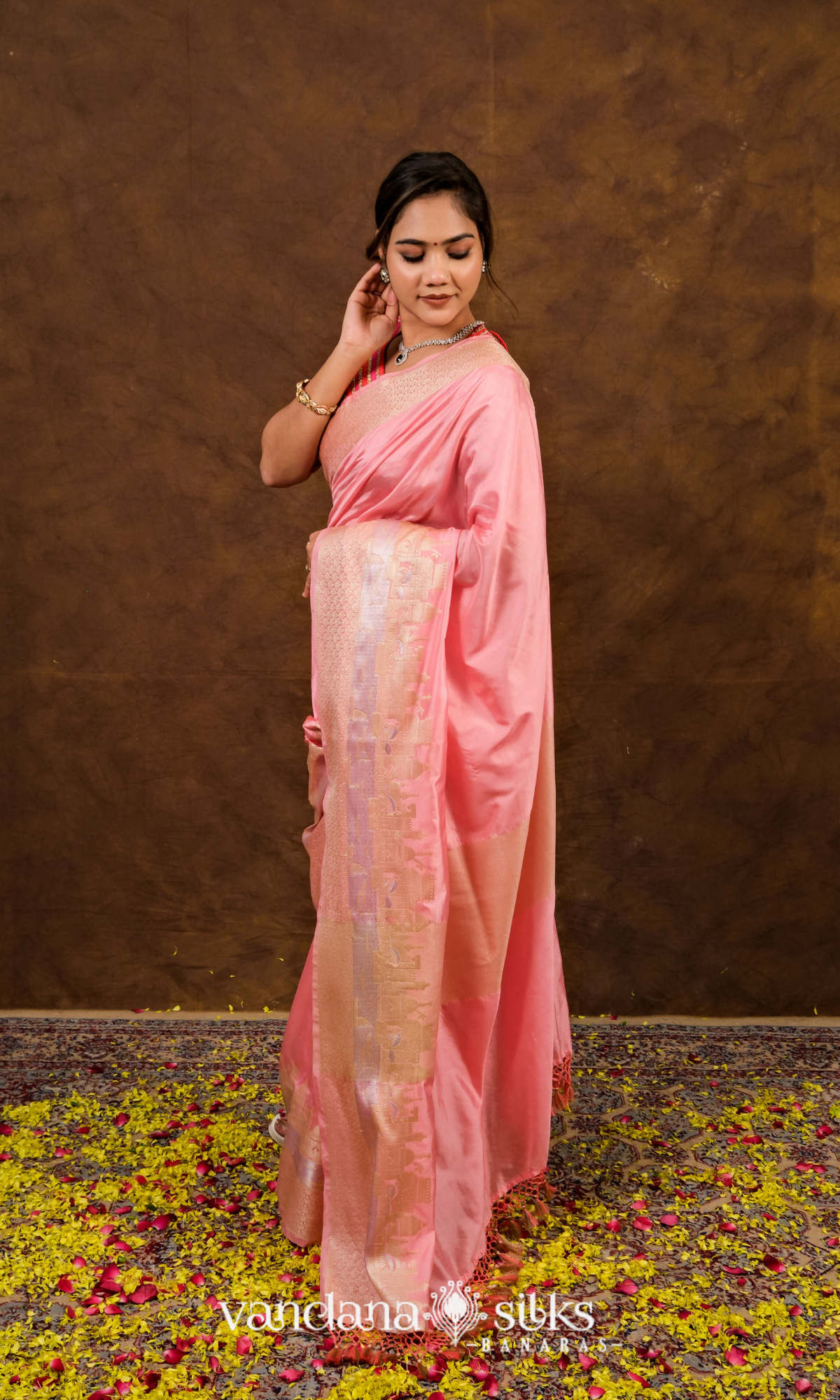"Bhavya" Peach Kashi Ghat Banarasi Silk Saree