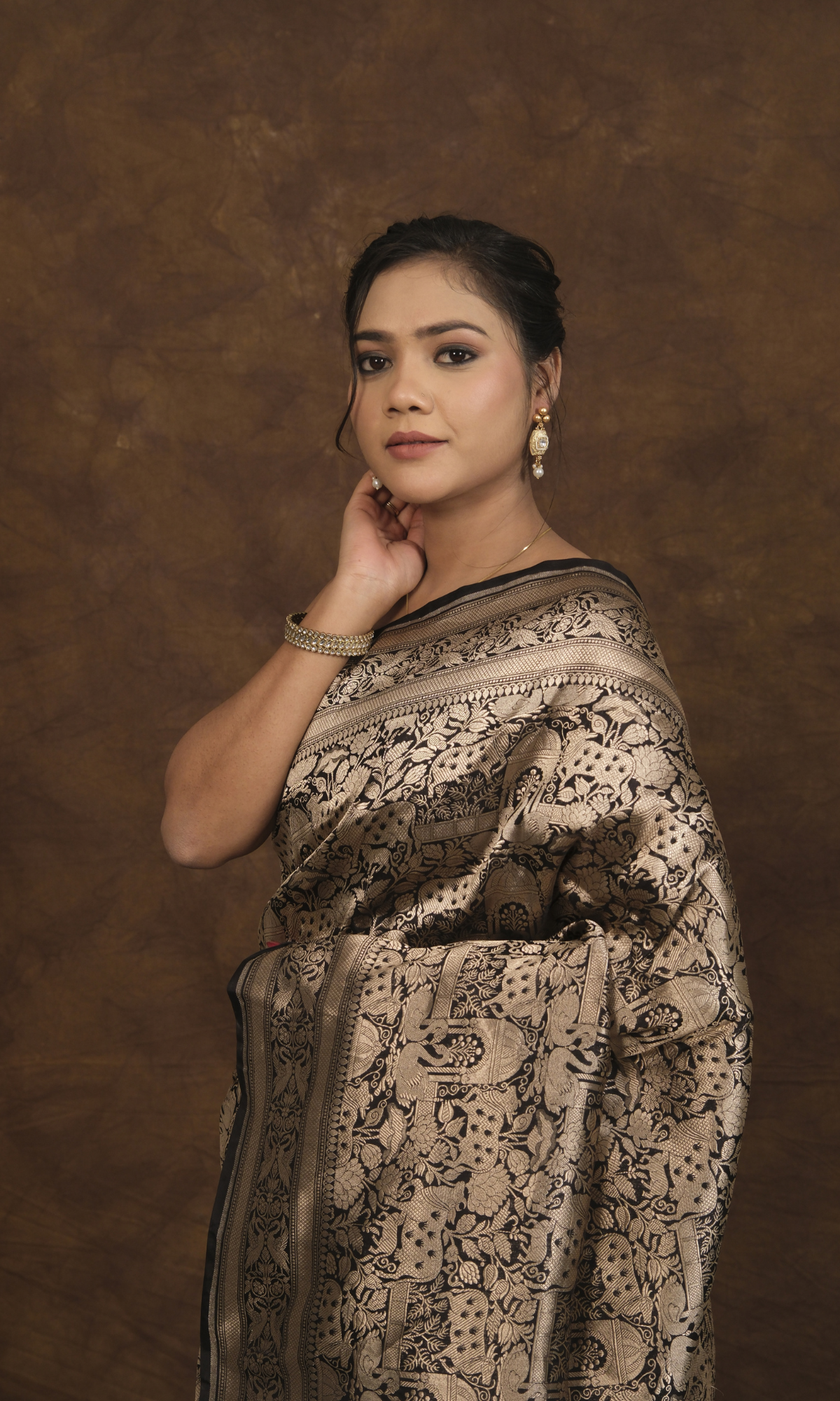 "VIRASAT 160" Pure Banarasi Handloom Silk Brocade Saree: A Masterpiece of Jamewar Technique