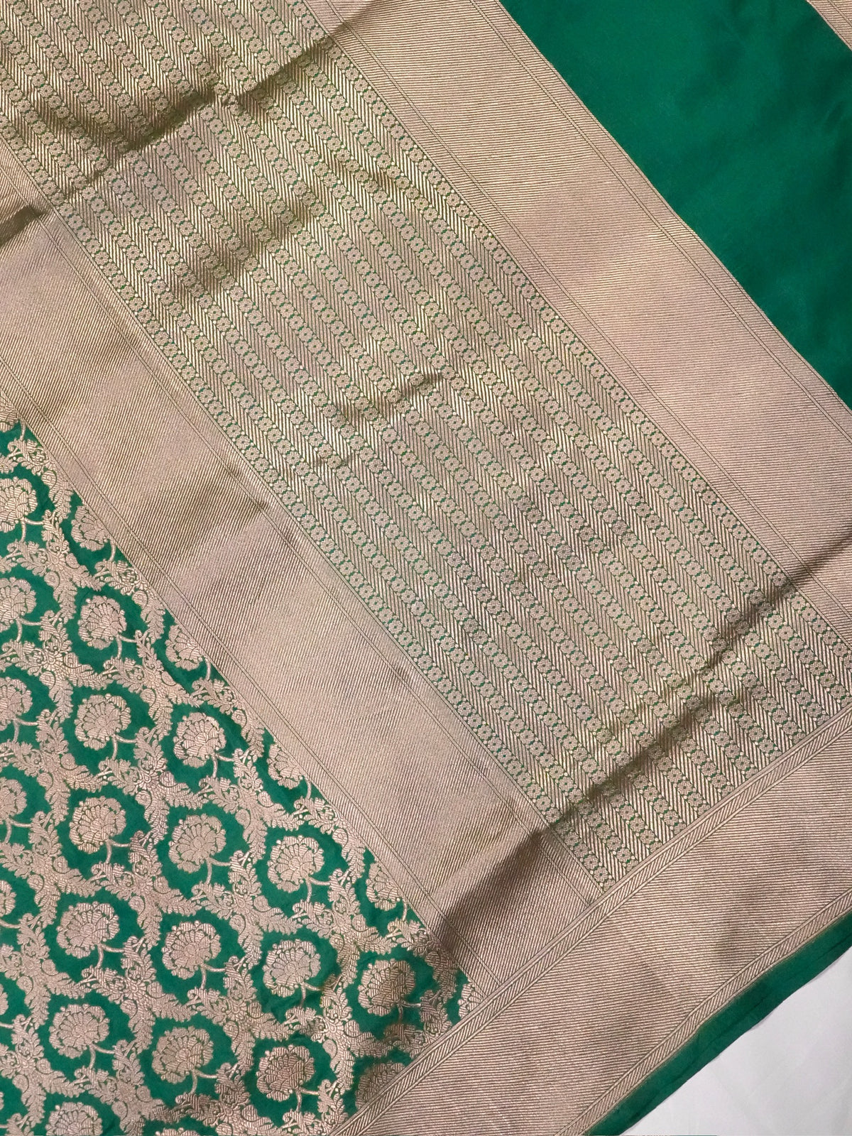 VIRASAT 203: Pure Handloom Rama Green Silk Saree – A Celebrity Choice