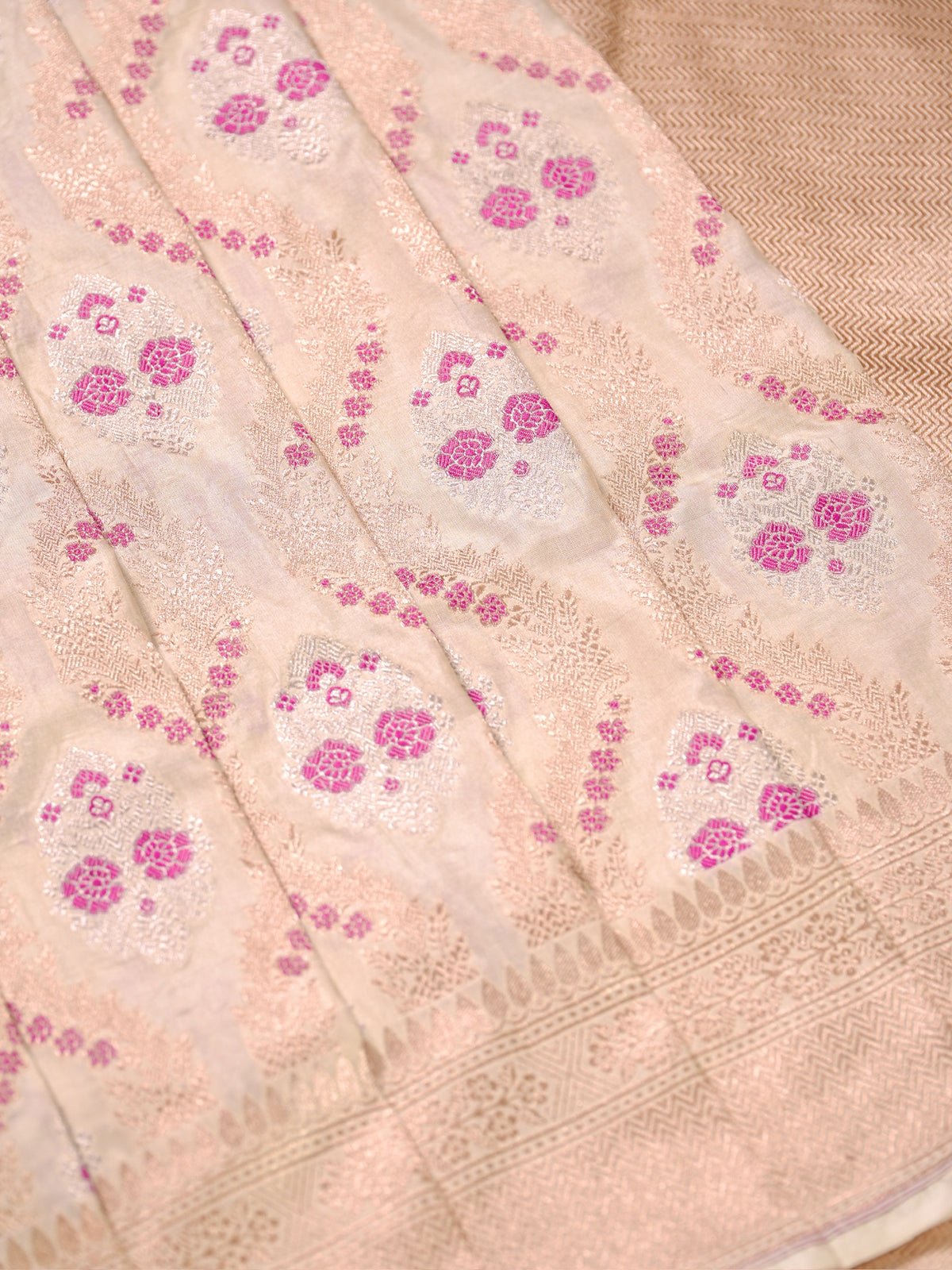 "VIRASAT 211" Banarasi Malda Silk Saree: With Maharani Blouse And Kashmiri Zardozi Embroidary