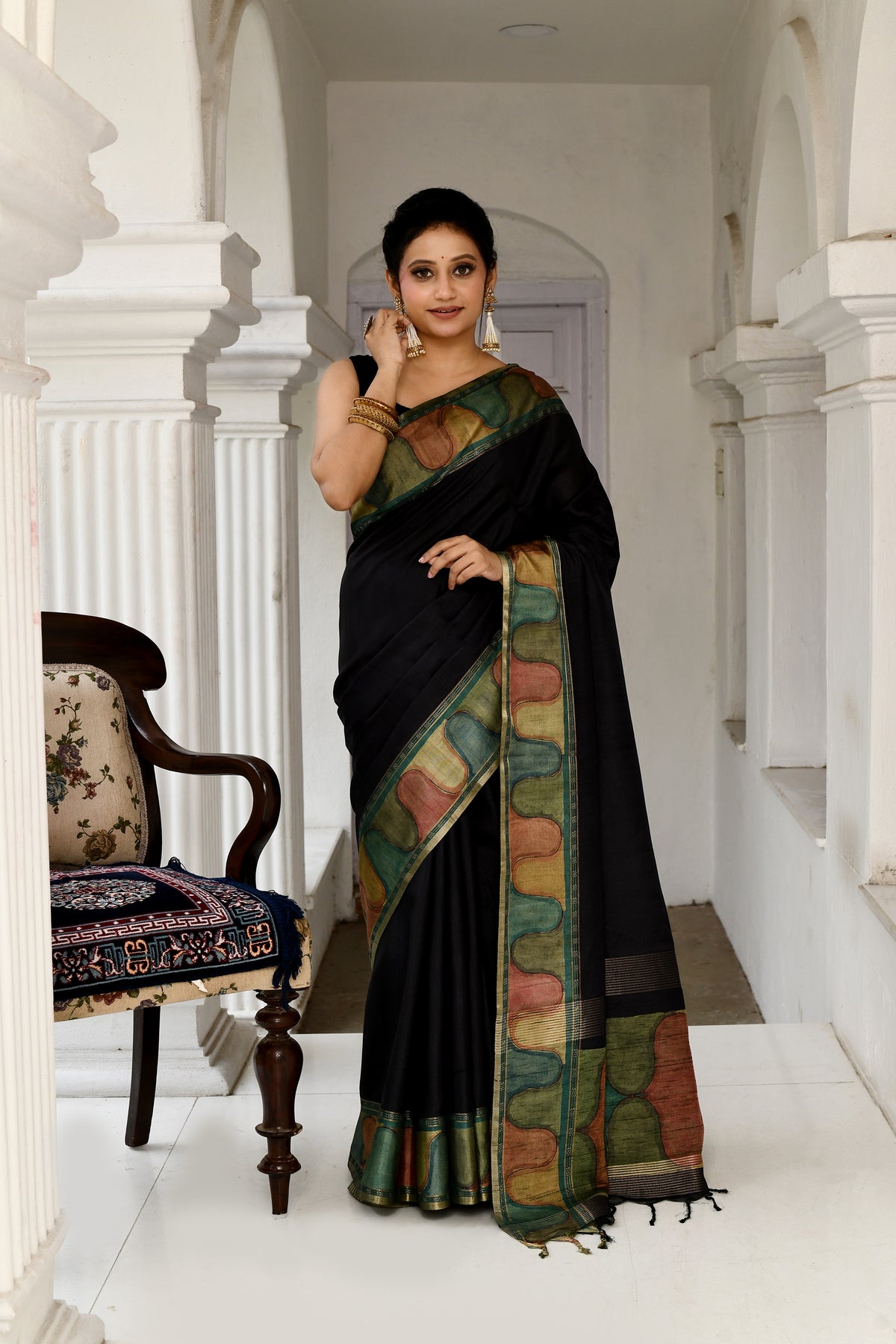 UTSAV BANARAS 556: Black Banarasi Soft Silk Saree with Multicolour Artistic Border & Palla