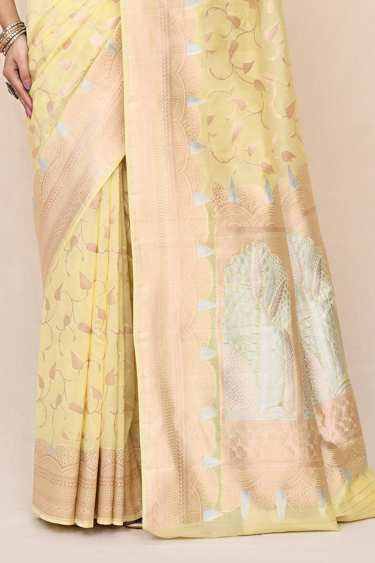"WAAH BANARAS 054" Sunrise Hues Banarasi Soft Silk Saree