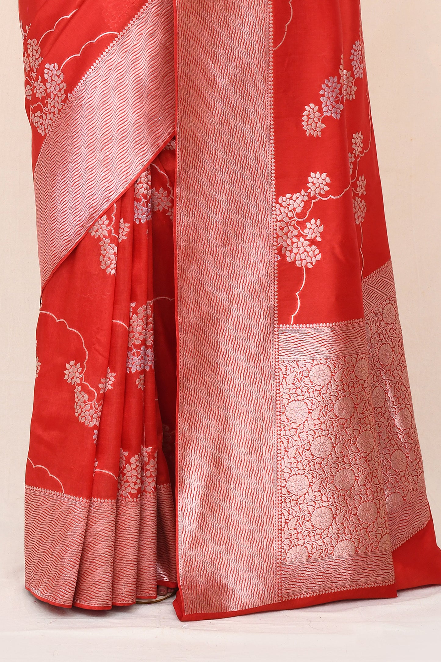"WAAH BANARAS 035" Red Banarasi Soft Silk Saree