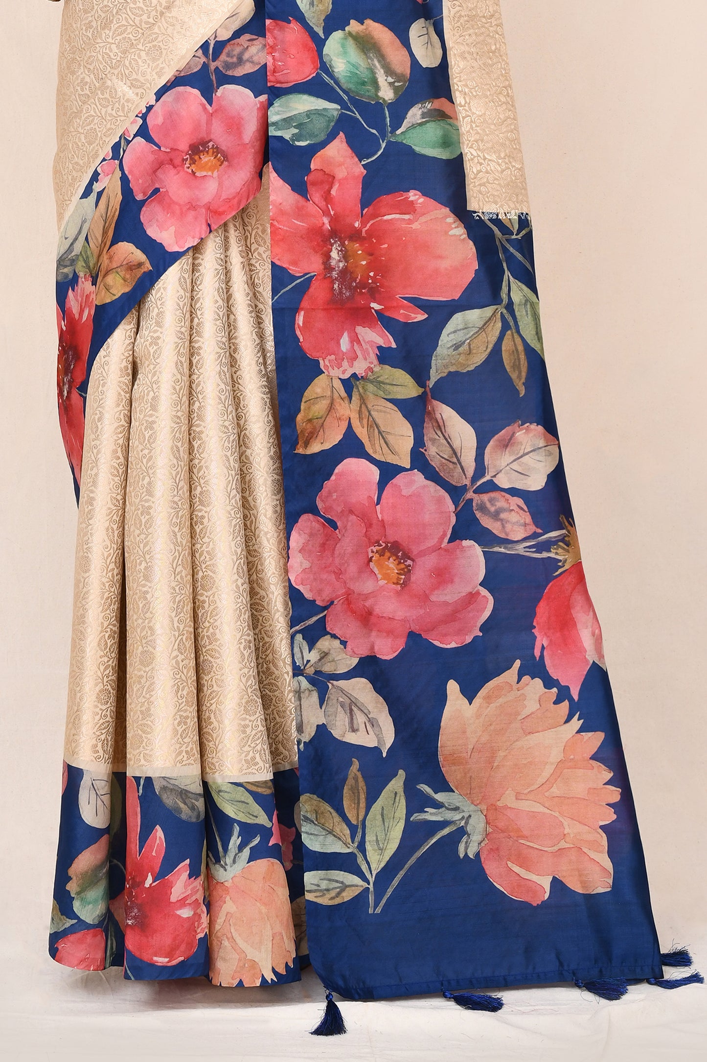 Shila Tanchui Pallu Border Hand Print Saree
