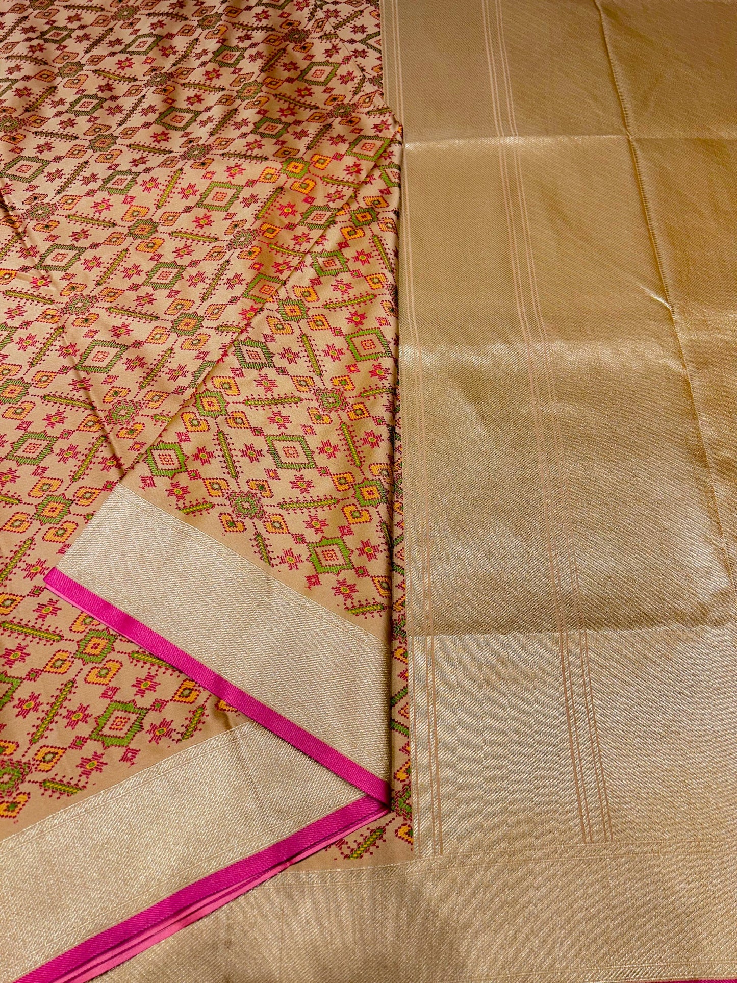 "WAAH BANARAS 017" Banarasi Masaru Silk Saree With Tested Zari and Twisted Yarn