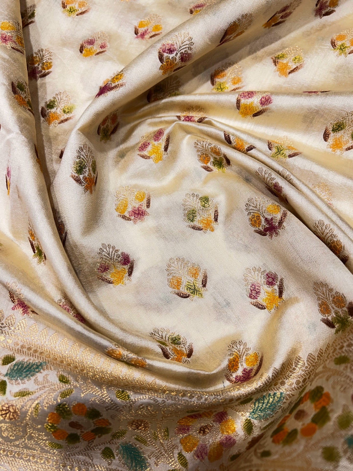 "SILK BANARAS 053" Pure Chiniya Silk Rangkat Saree With 1000-Buti – Silk Mark Certified