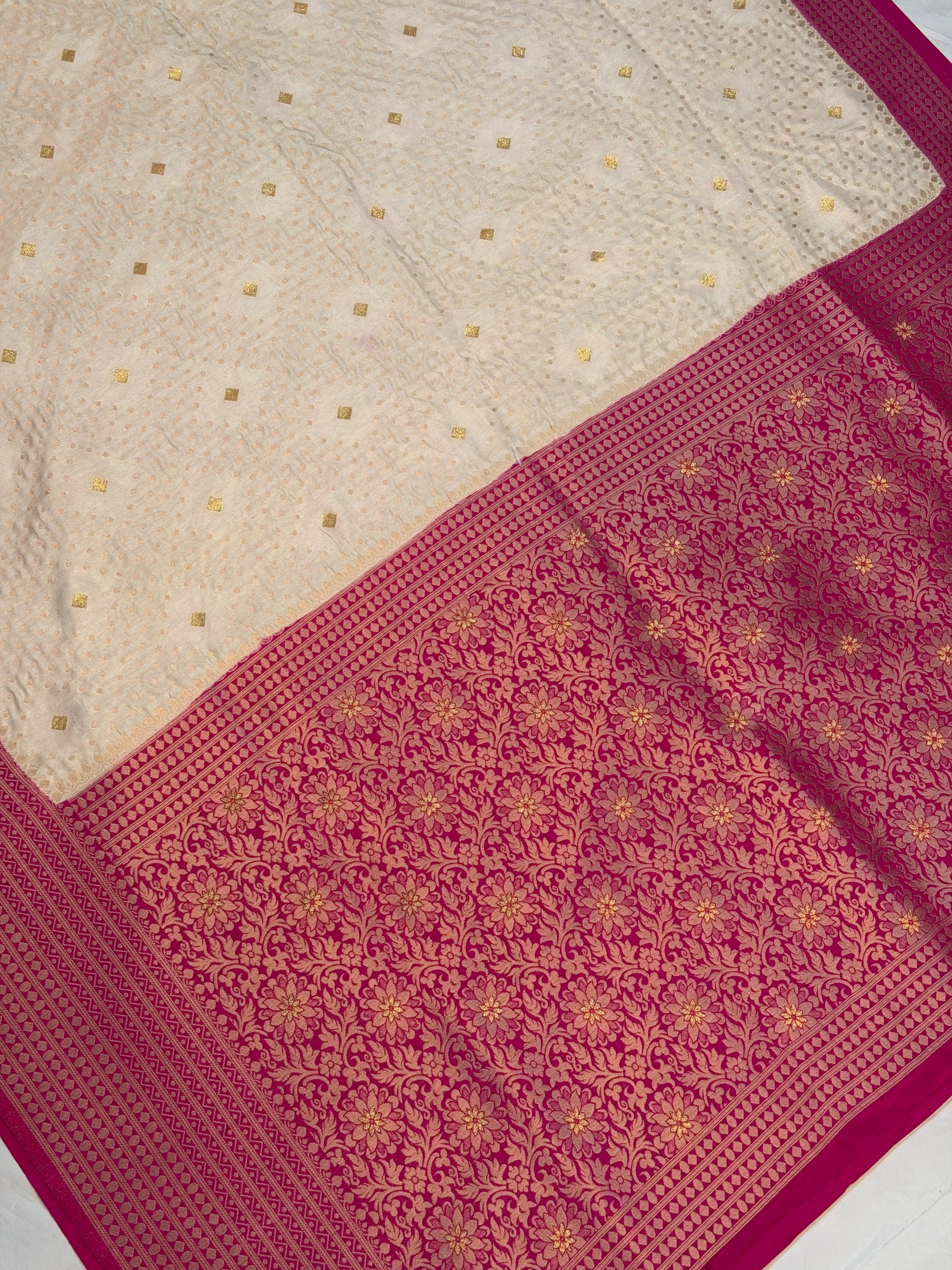 UTSAV BANARAS 436: Elegant Ivory White Soft Silk Saree with Rani Pink Contrast Zari Border