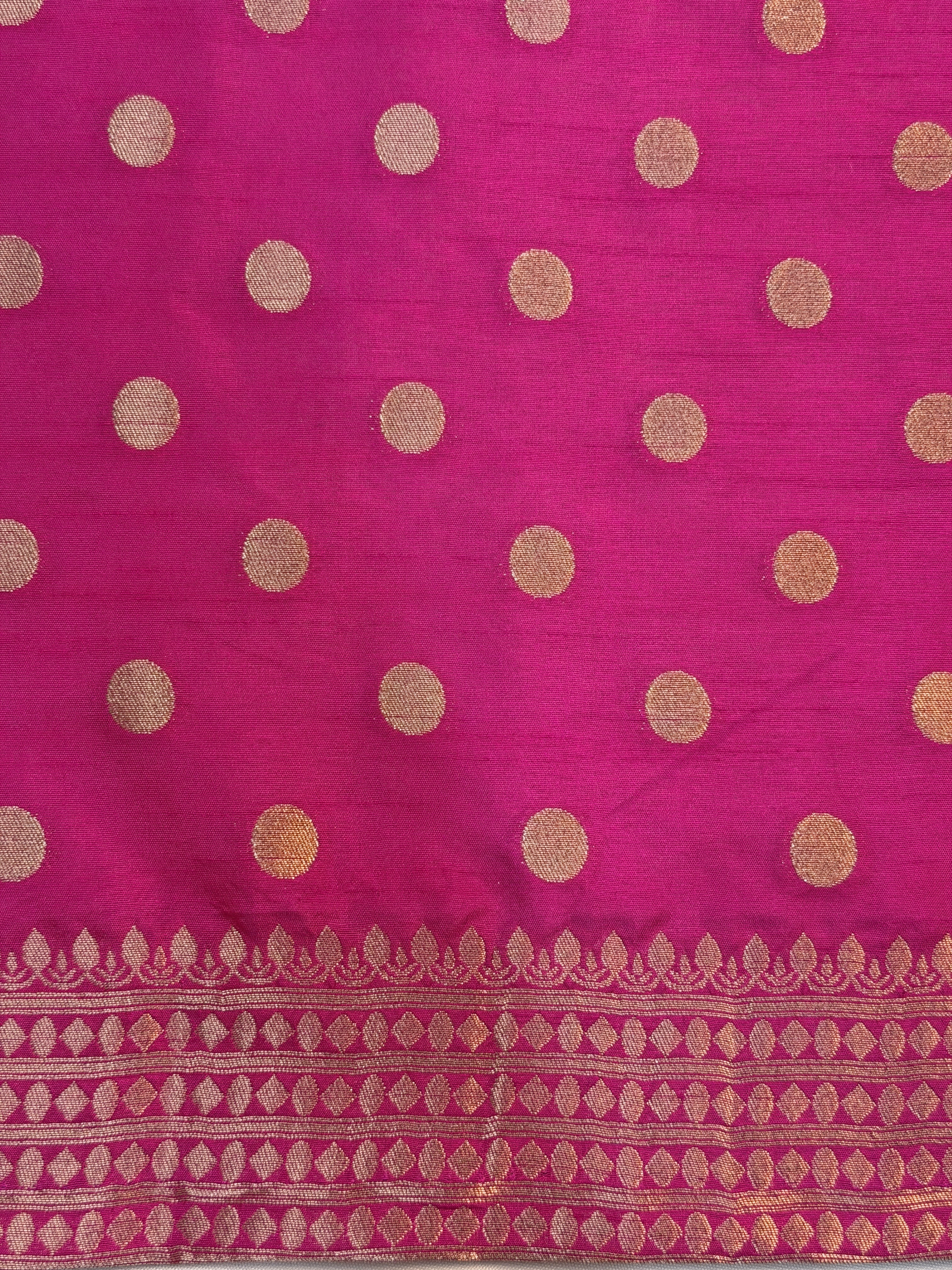 UTSAV BANARAS 436: Elegant Ivory White Soft Silk Saree with Rani Pink Contrast Zari Border
