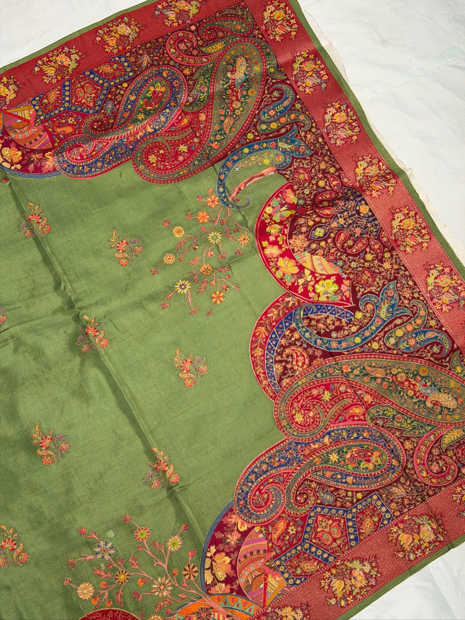 UTSAV BANARAS 476I: Pista Green Butter Silk Saree with Royal Paisley Position Print & Contrast Blouse