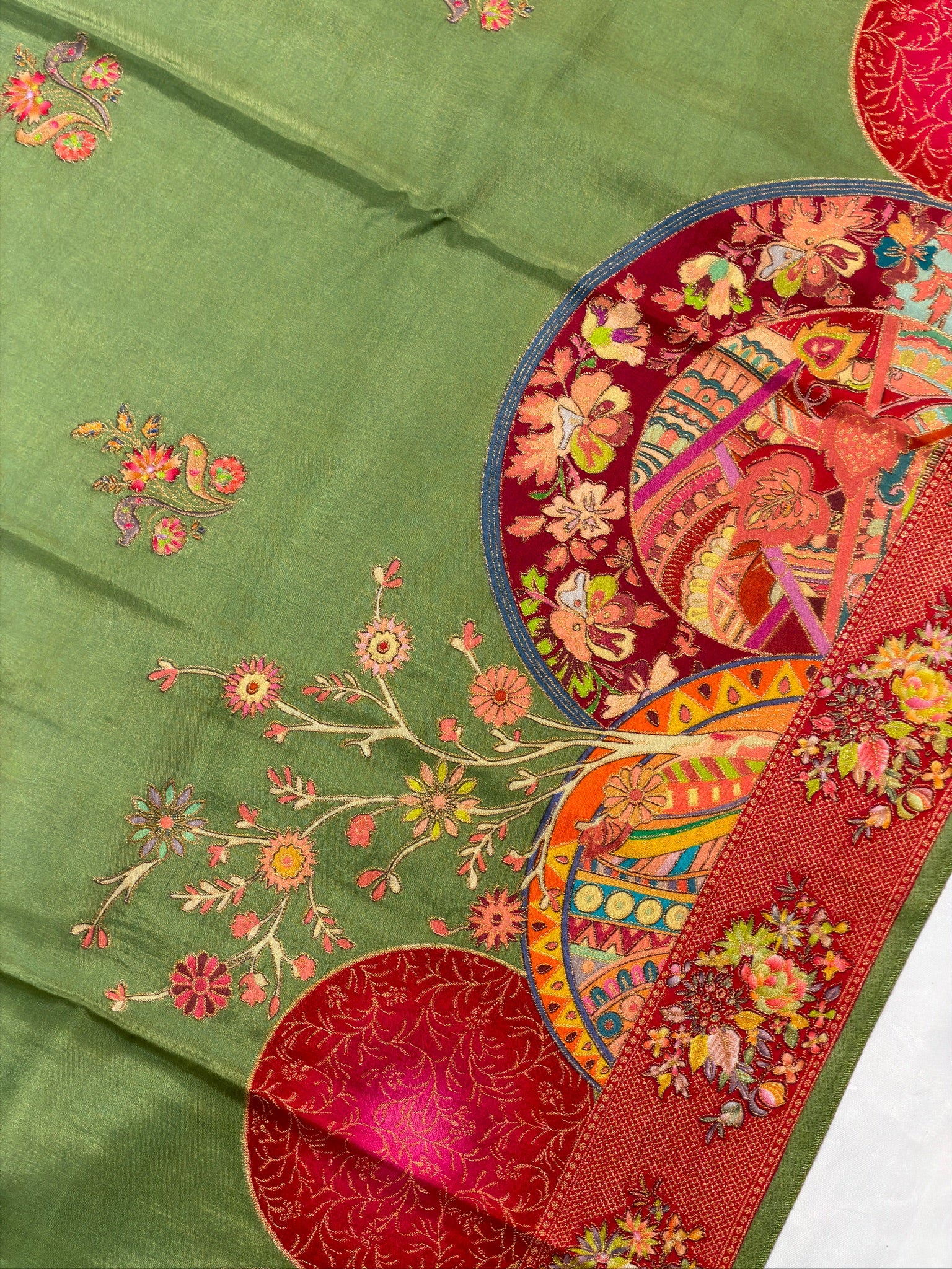 UTSAV BANARAS 476I: Pista Green Butter Silk Saree with Royal Paisley Position Print & Contrast Blouse