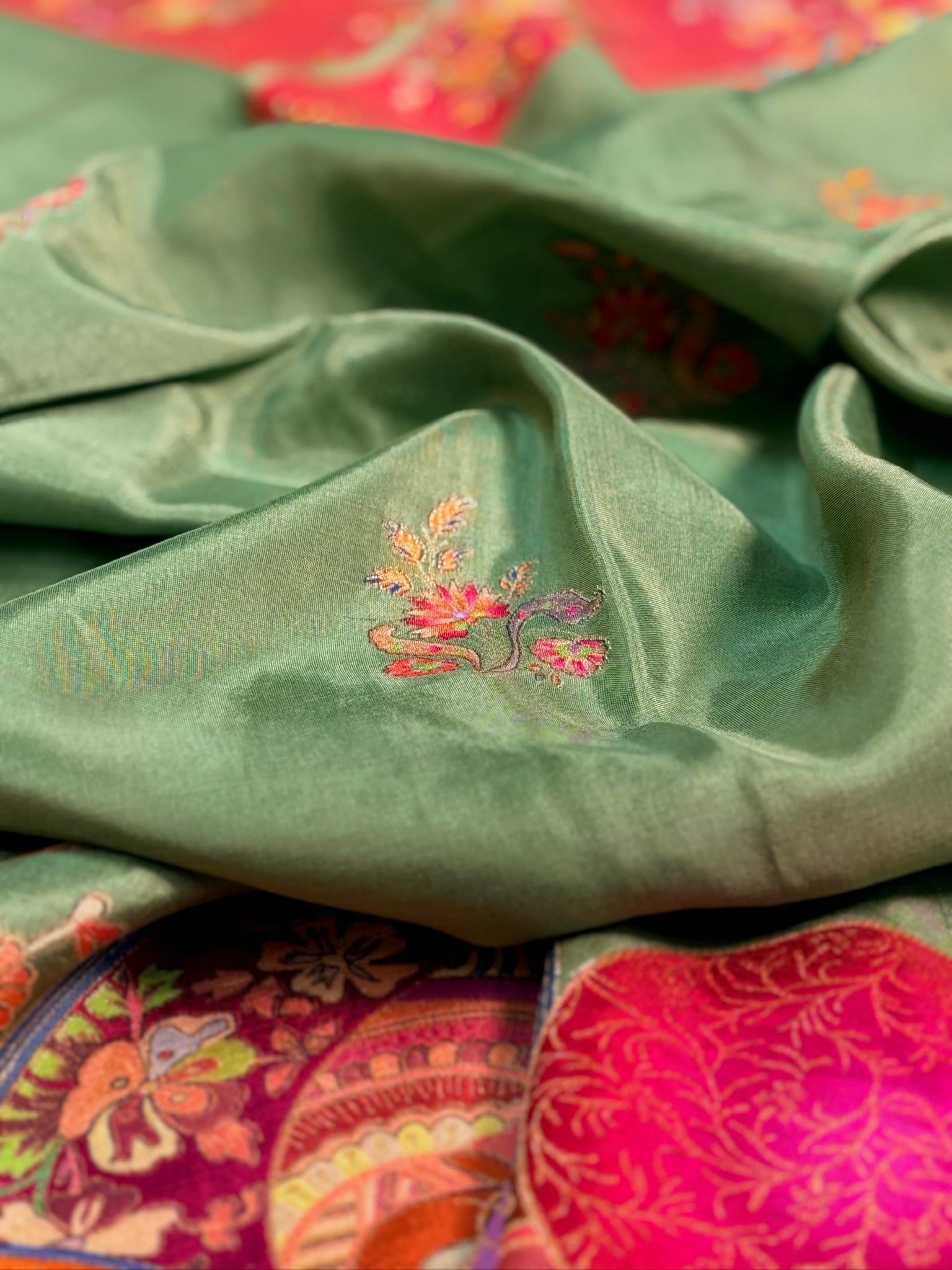 UTSAV BANARAS 476I: Pista Green Butter Silk Saree with Royal Paisley Position Print & Contrast Blouse