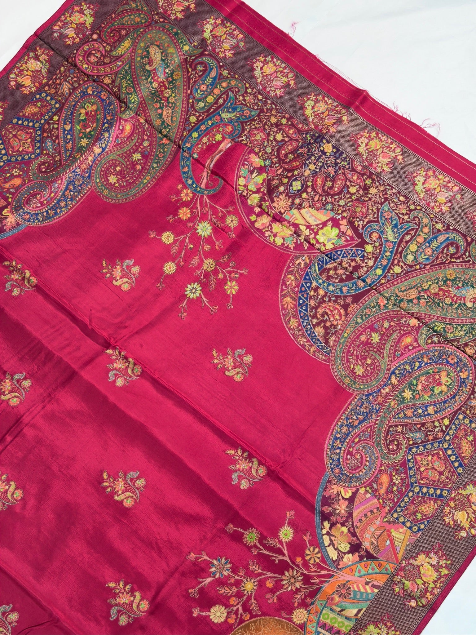 UTSAV BANARAS 476D: Reddish Pink Butter Silk Saree with Royal Paisley Position Print & Contrast Blouse