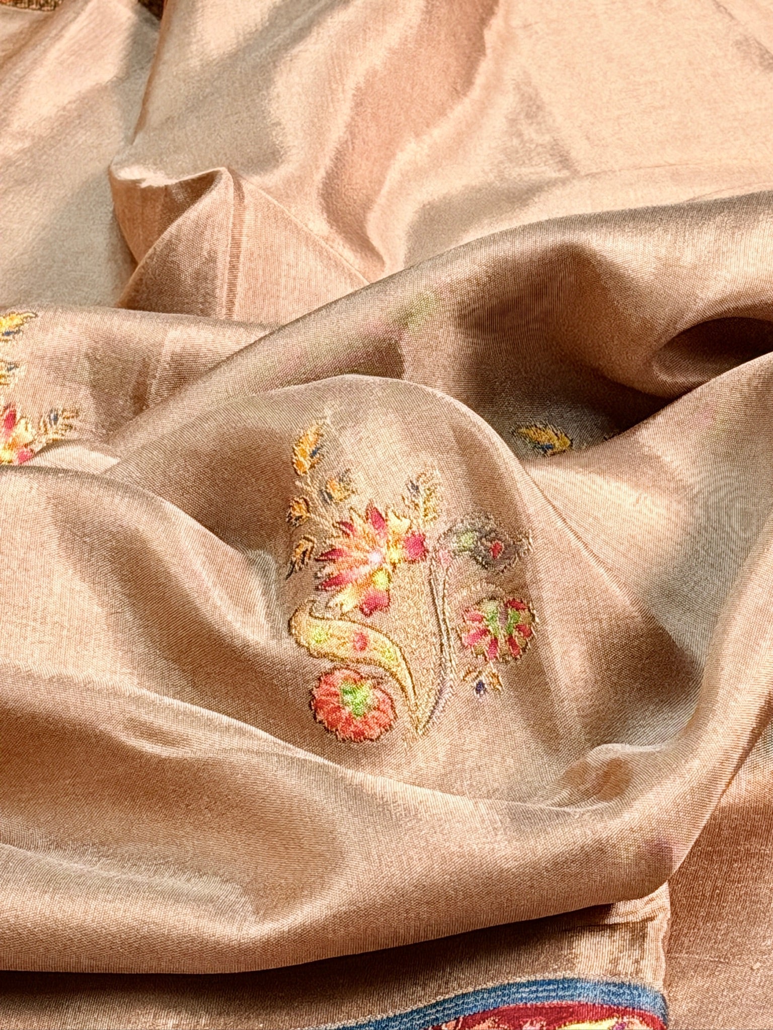 UTSAV BANARAS 476B: Earthy Pink Butter Silk Saree with Royal Paisley Position Print & Contrast Blouse