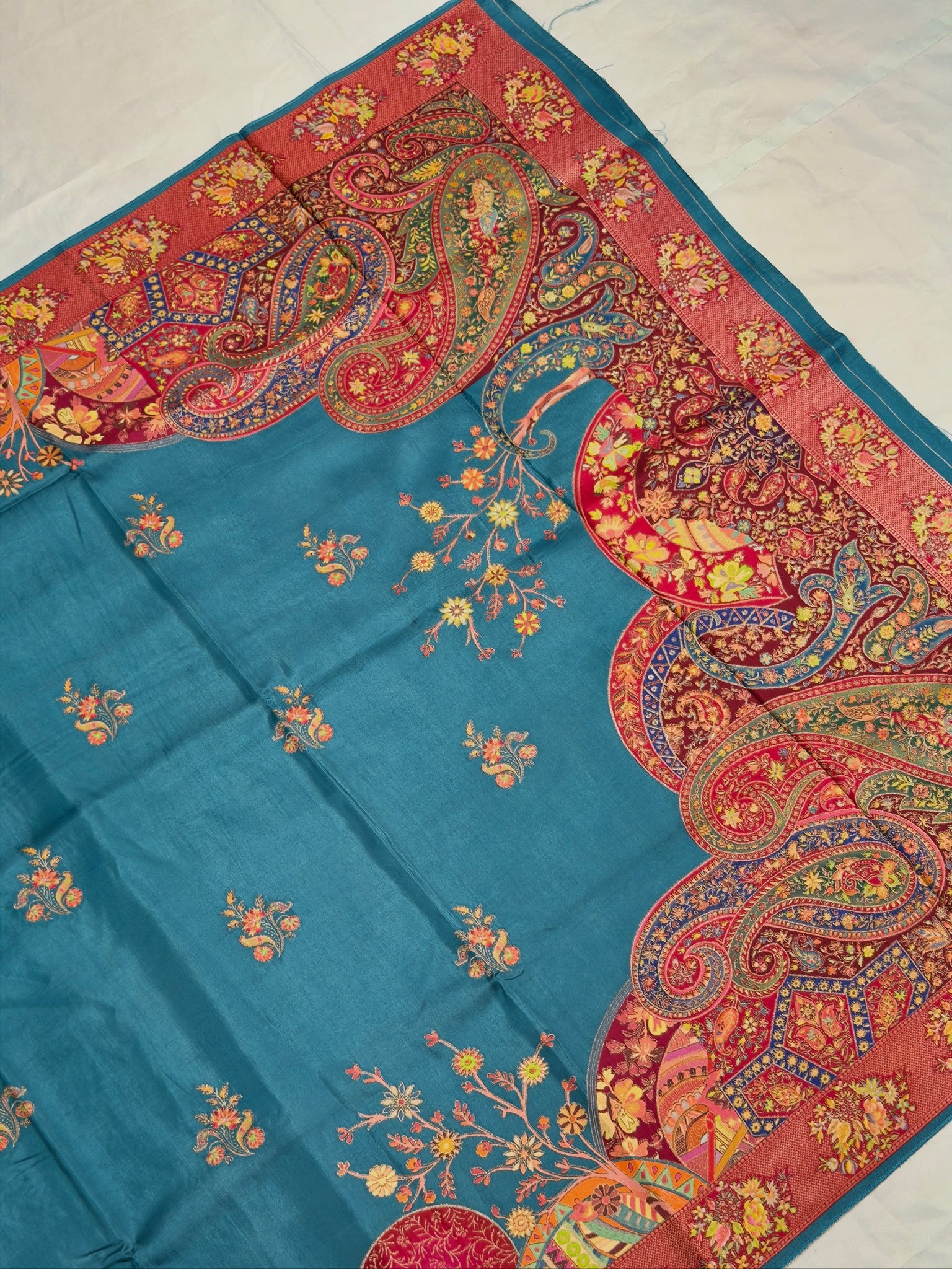 UTSAV BANARAS 476A: Beautiful Blue Butter Silk Saree with Royal Paisley Position Print & Contrast Blouse