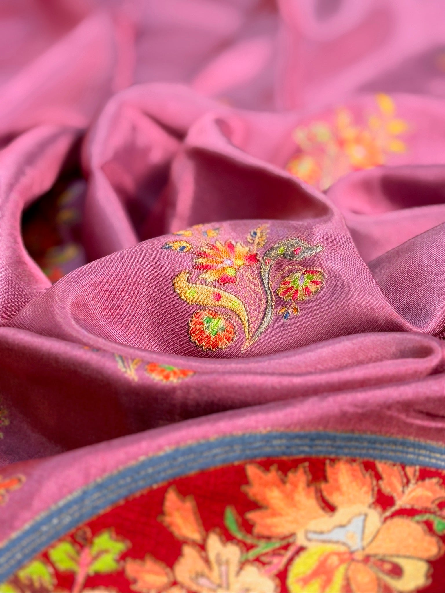 UTSAV BANARAS 476: Dusty Mauve Butter Silk Saree with Royal Paisley Position Print & Contrast Blouse