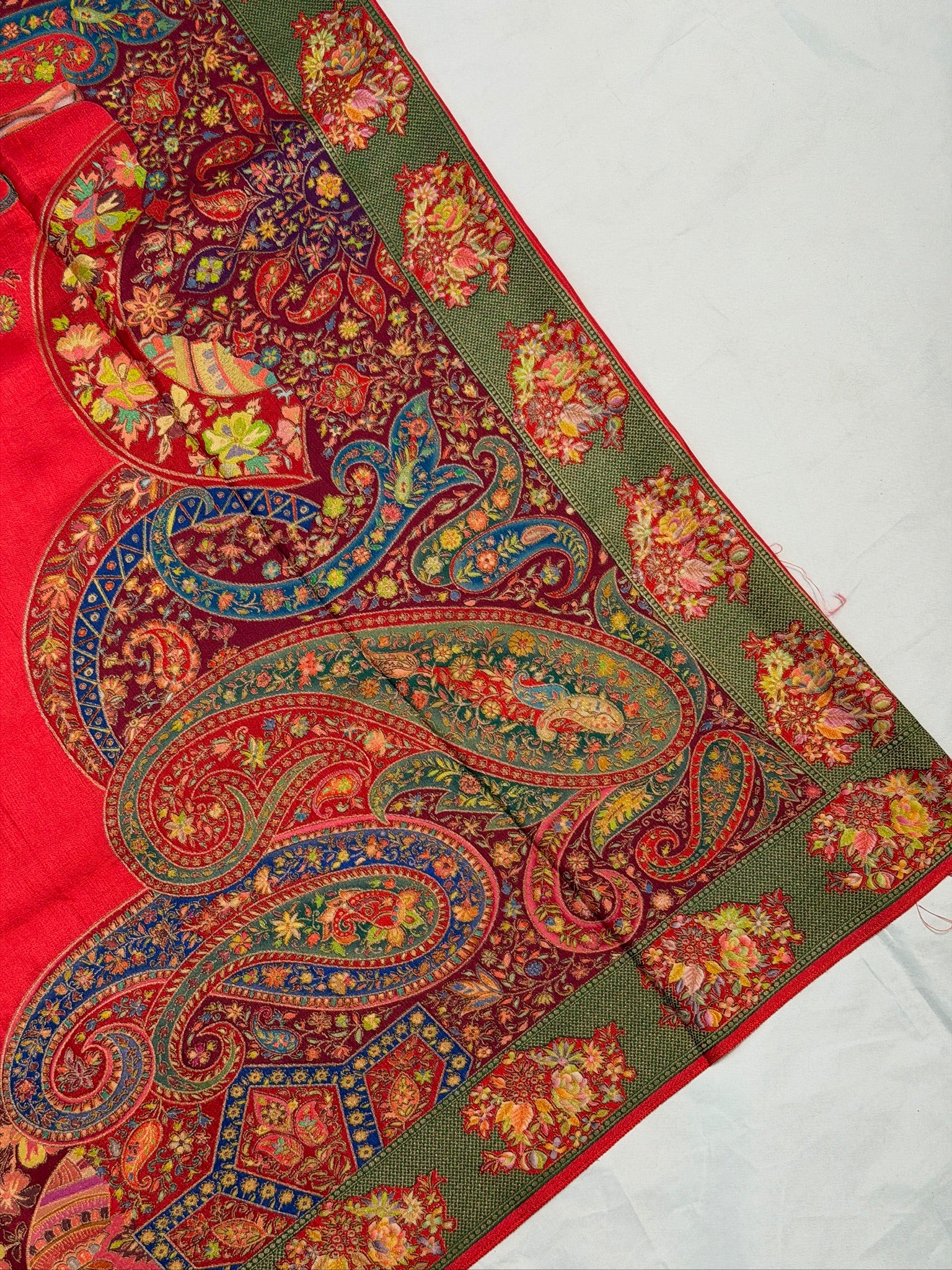 UTSAV BANARAS 476F: Surk Laal Butter Silk Saree with Royal Paisley Position Print & Contrast Blouse