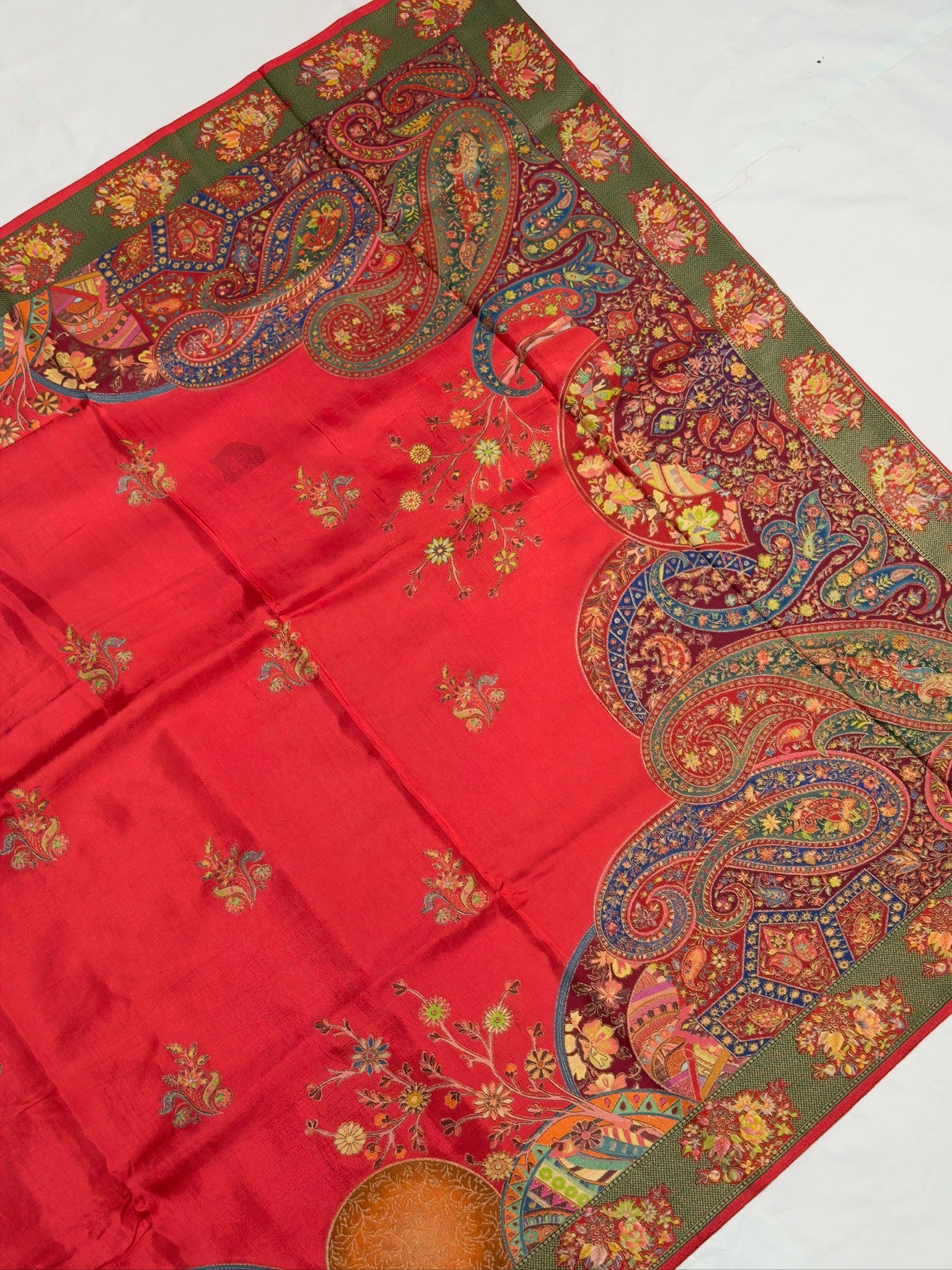 UTSAV BANARAS 476F: Surk Laal Butter Silk Saree with Royal Paisley Position Print & Contrast Blouse
