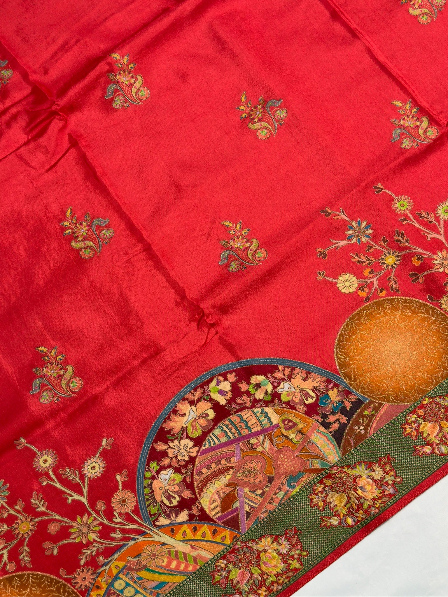 UTSAV BANARAS 476F: Surk Laal Butter Silk Saree with Royal Paisley Position Print & Contrast Blouse