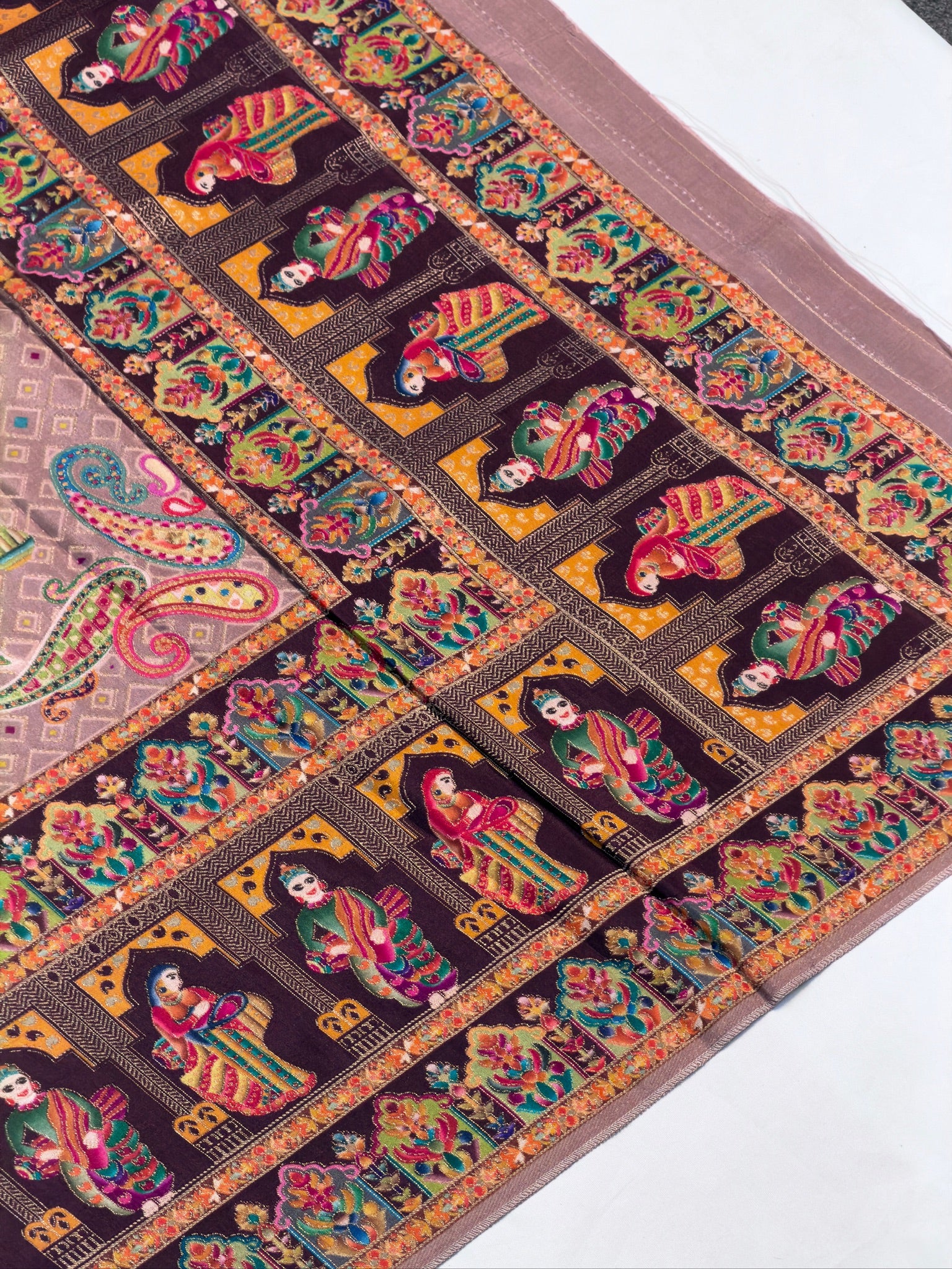 UTSAV BANARAS 475B: Champange Butter Silk Saree with Heritage Position Print & Contrast Blouse