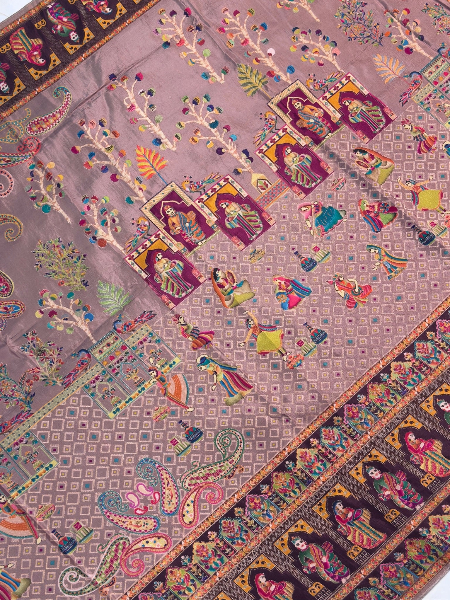 UTSAV BANARAS 475B: Champange Butter Silk Saree with Heritage Position Print & Contrast Blouse