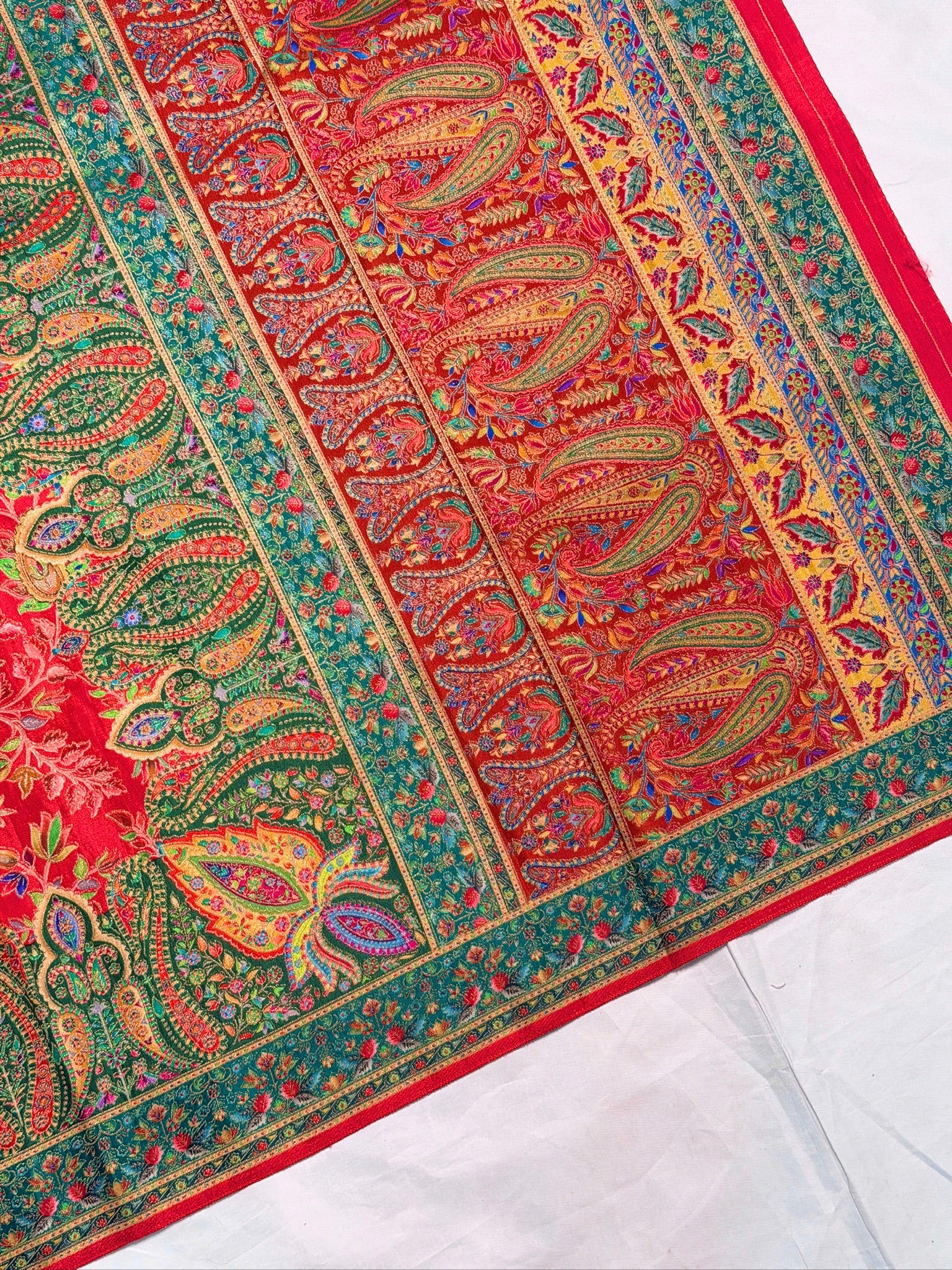 UTSAV BANARAS 478F: Scarlet Red Butter Silk Saree with Royal Paisley Position Print & Contrast Blouse