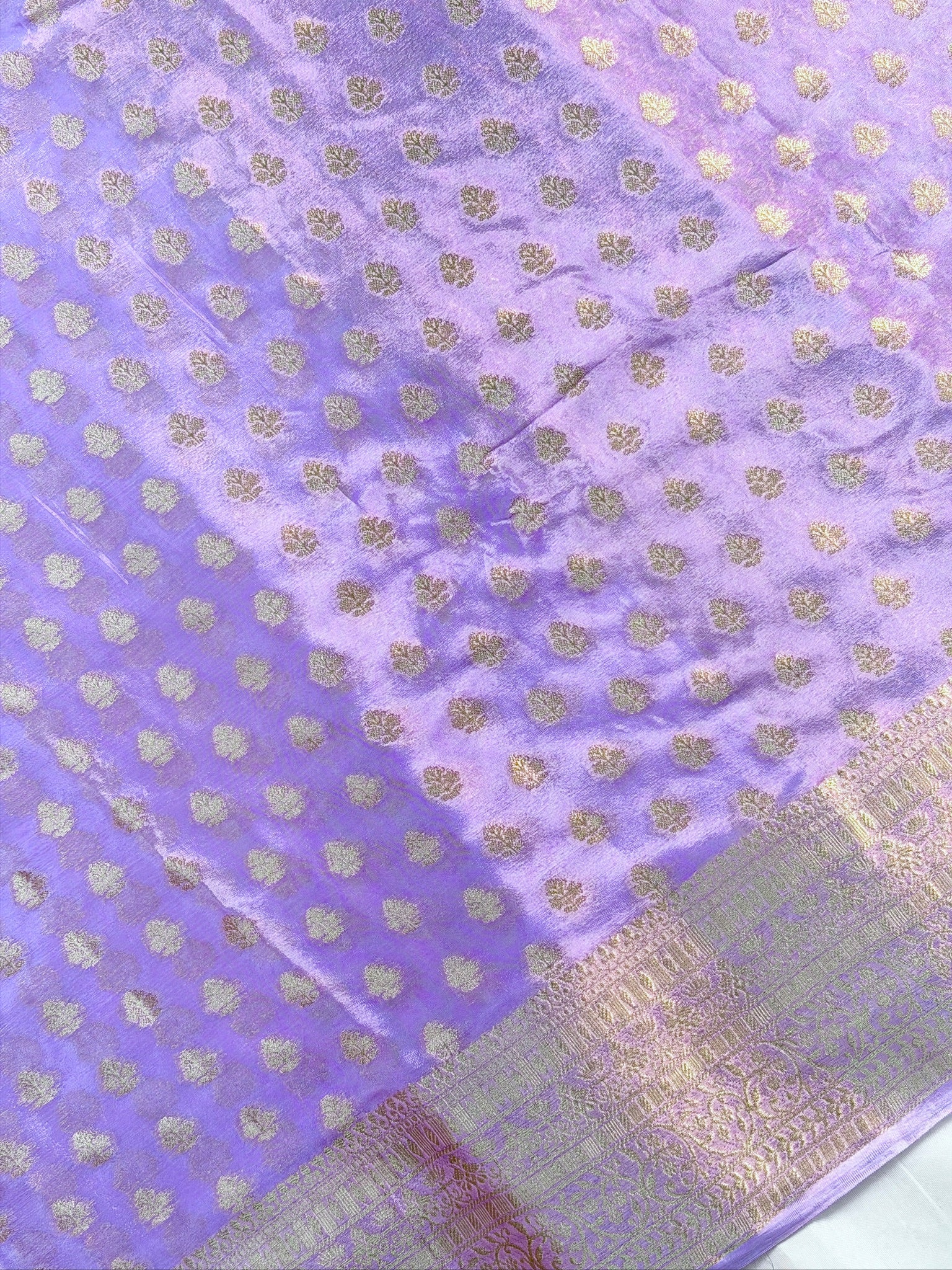 UTSAV Banaras 425: Lavender Premium Mashru Silk Saree with Khaddi buti & Traditional Banarasi Border