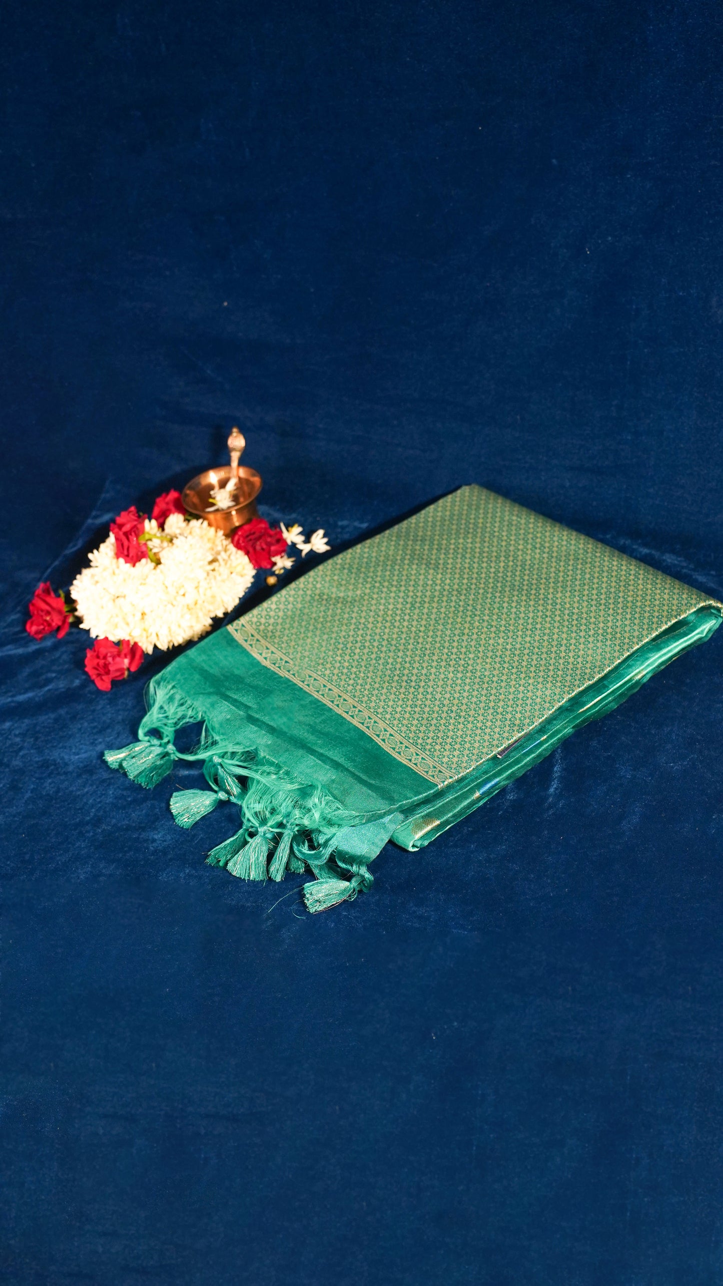 "UTSAV BANARAS 129" Banarasi Green Rangkaat Silk Saree