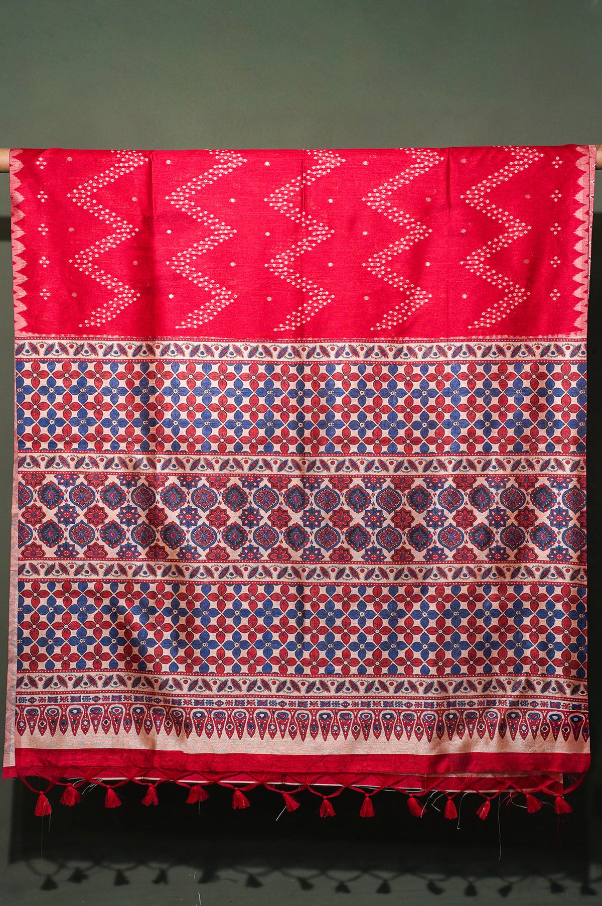 UTSAV BANARAS 267: Vibrant Red Raw Silk Saree with Classic Chunari Print & Intricate Printed Pallu