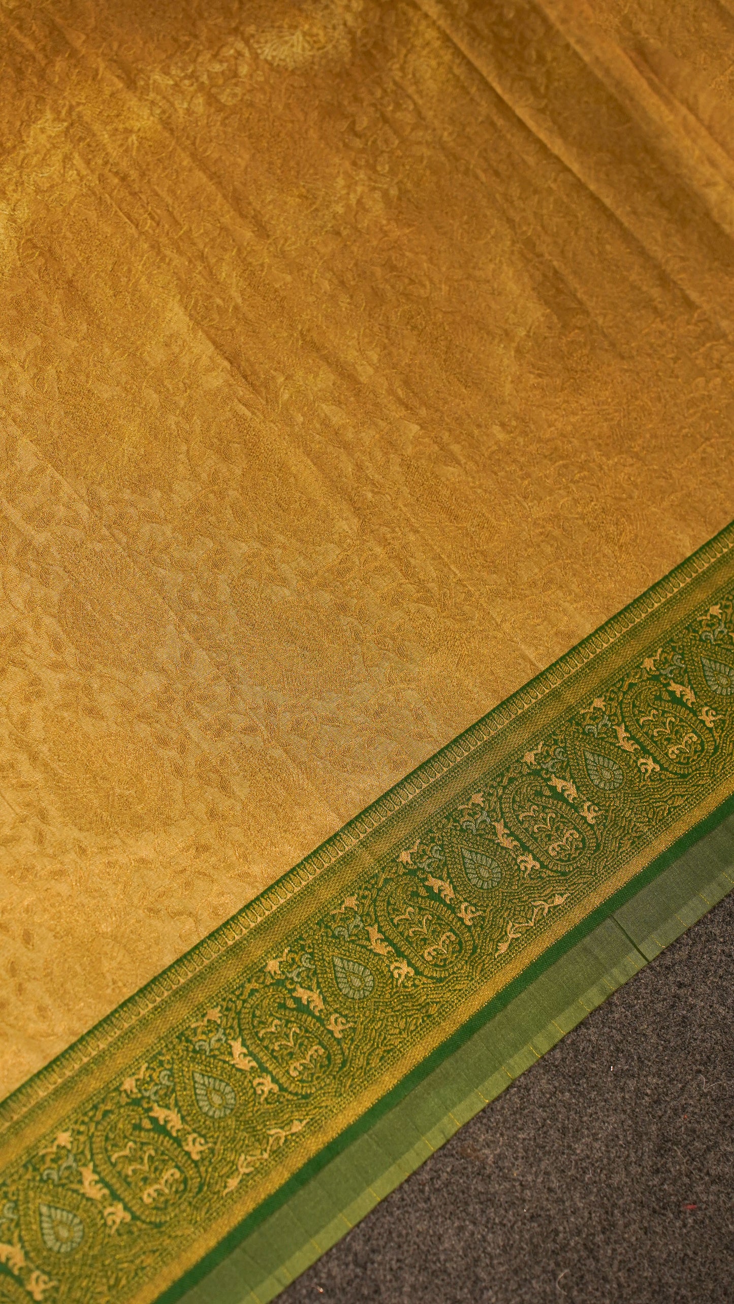"UTSAV BANARAS 149" Banarasi Lemon Gold Kanjivaram Tissue Silk Saree