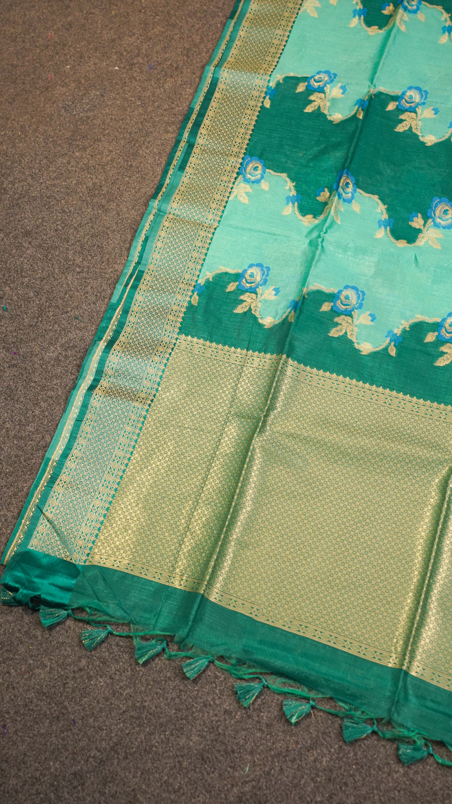"UTSAV BANARAS 129" Banarasi Green Rangkaat Silk Saree