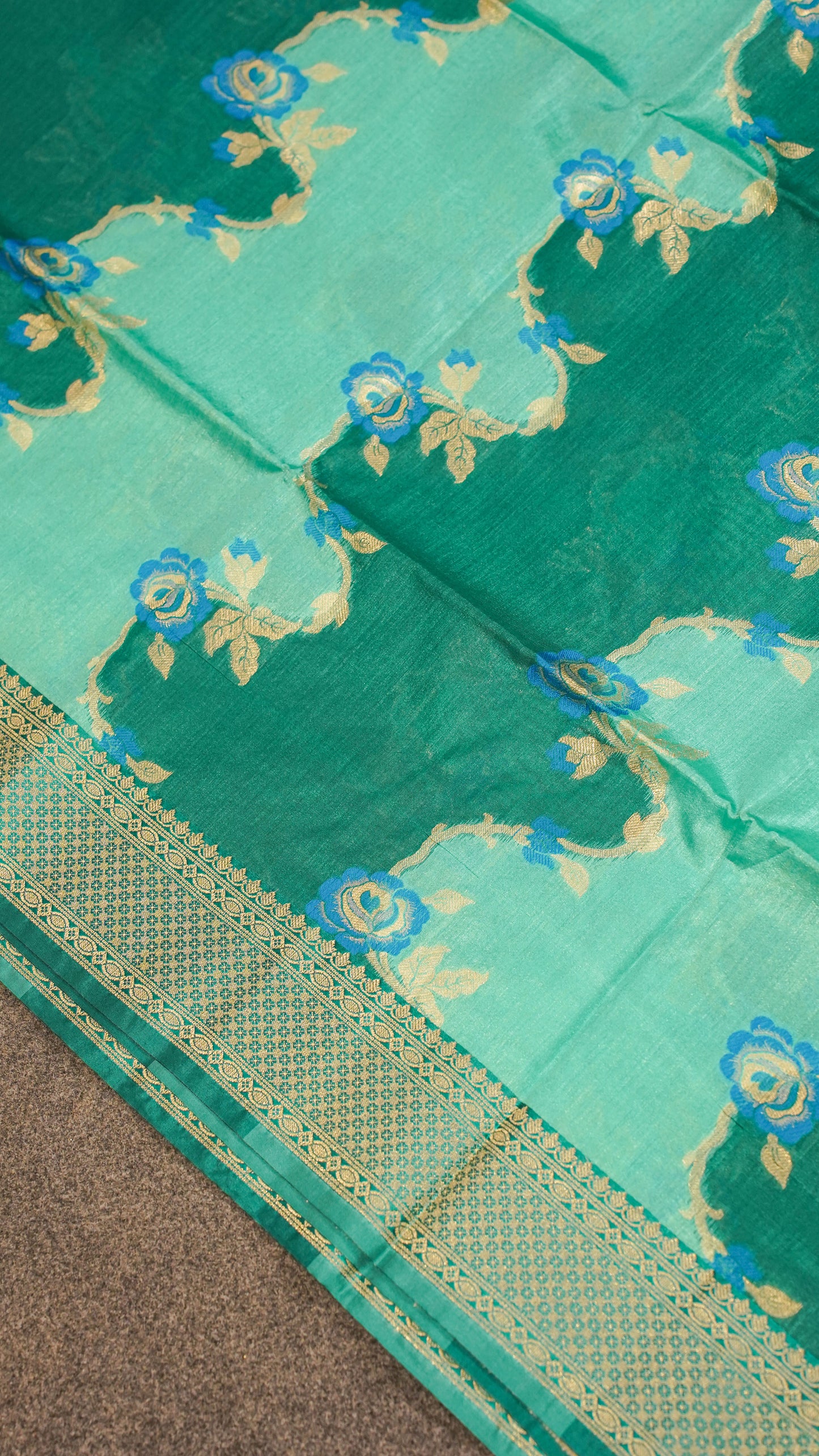 "UTSAV BANARAS 129" Banarasi Green Rangkaat Silk Saree
