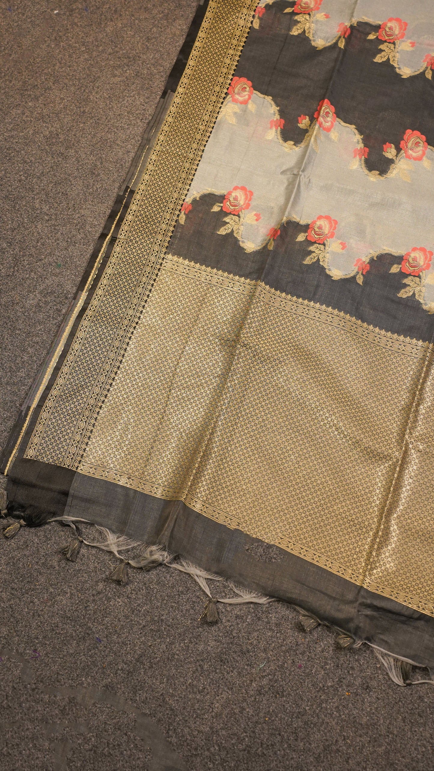 "UTSAV BANARAS 130" Banarasi Grey Rangkaat Silk Saree