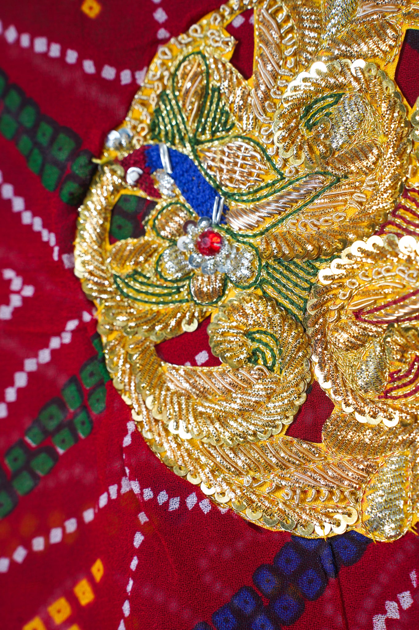 ODHANA 017: Classic Auspicious Red with Multicolor Traditional Marwari Bandhani Khaddi Georgette Odhana with Zari Work Border
