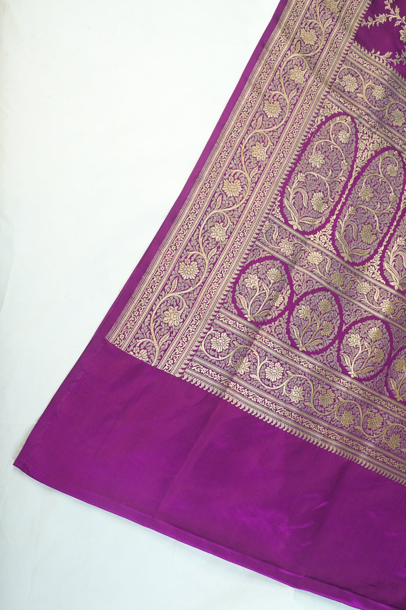 "Waah Banaras 065A" Banarasi Satan Silk Saree With Golden Zari Floral Weaving & Rich Border