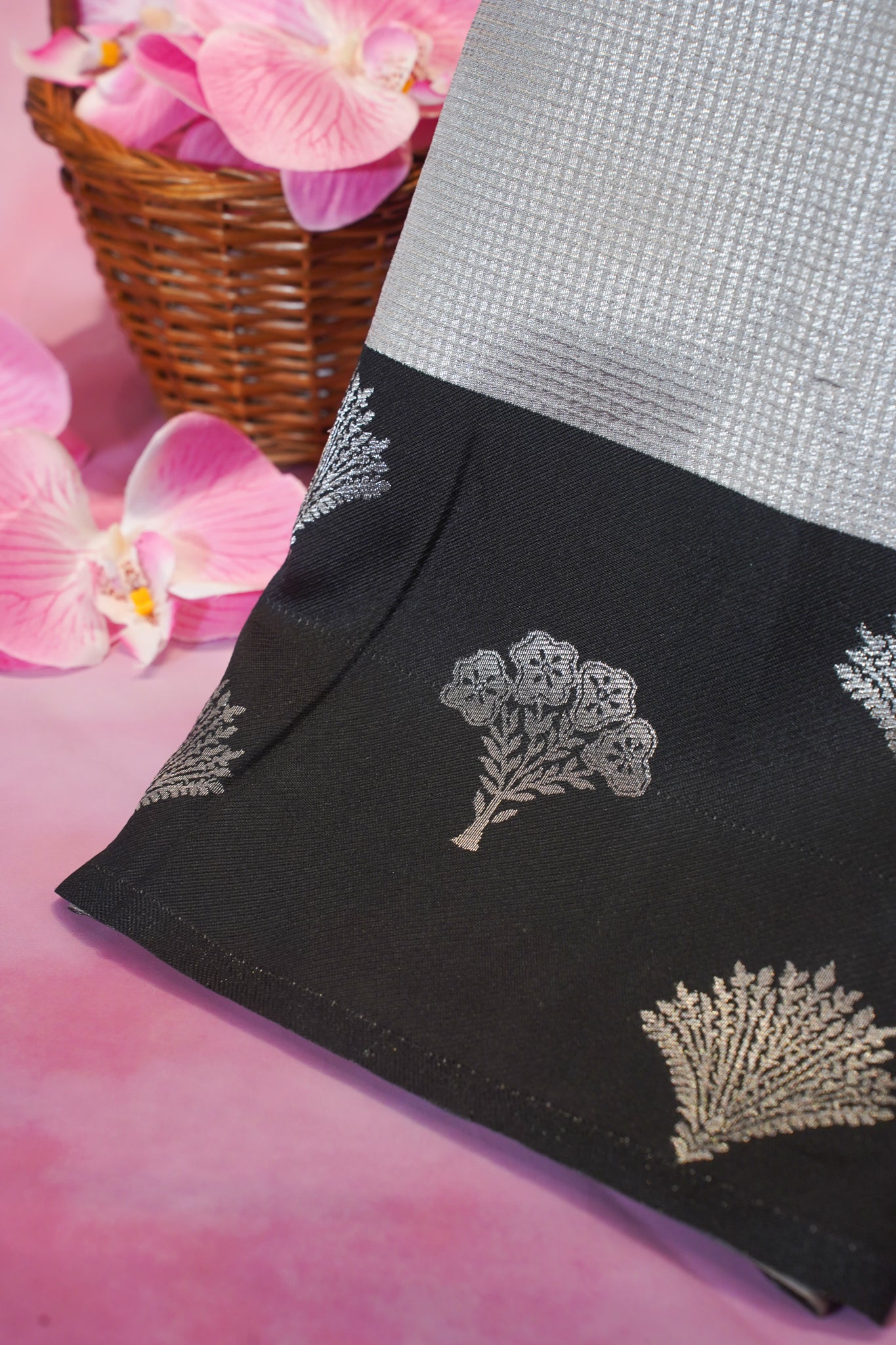 "Utsav Banaras 040B" Banarasi Tanchoi Silk Saree in Silver & Black with Elegant Zari Motifs
