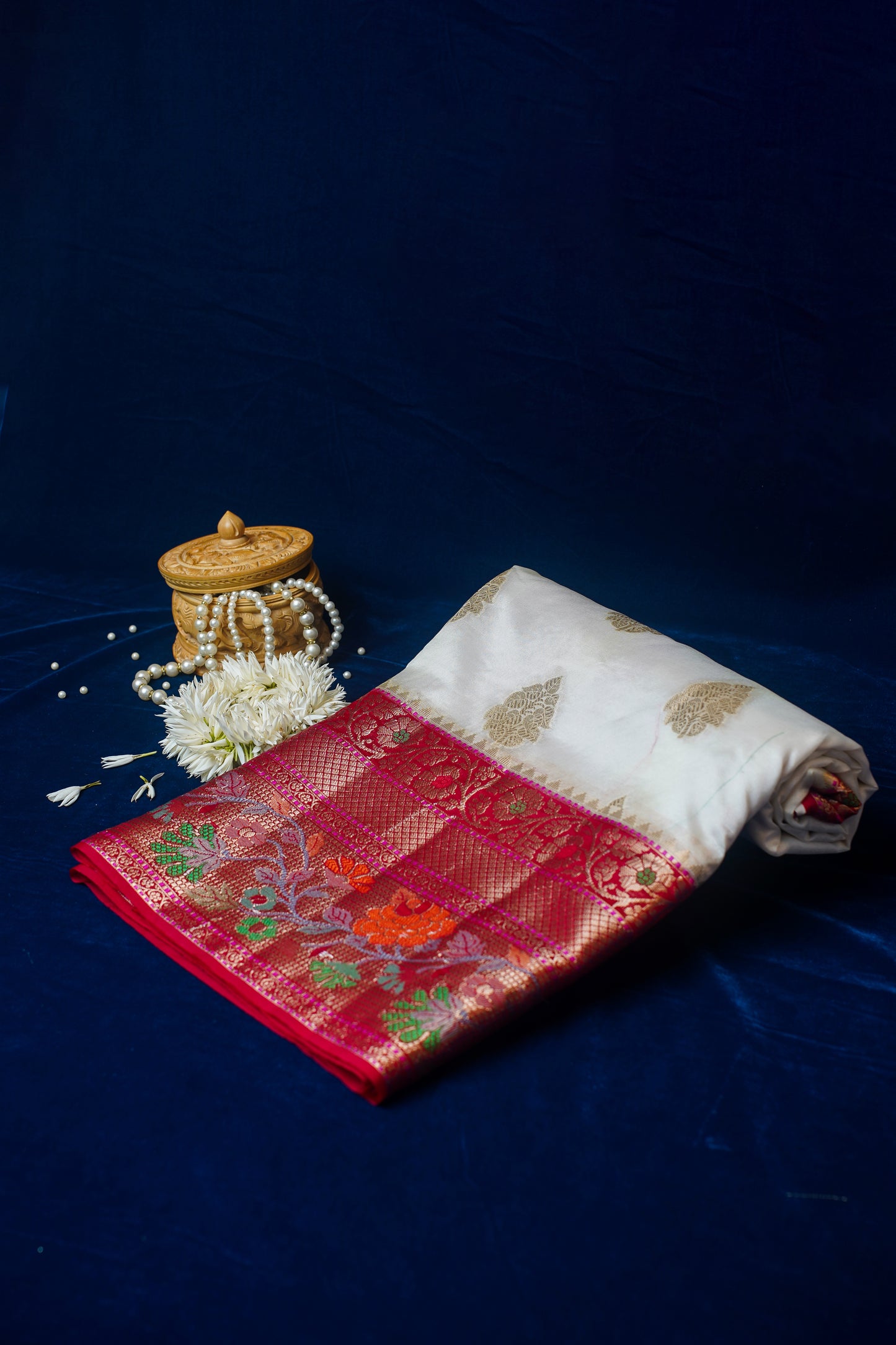 "UTSAV BANARAS 007" White Banarasi Dupion Silk Saree