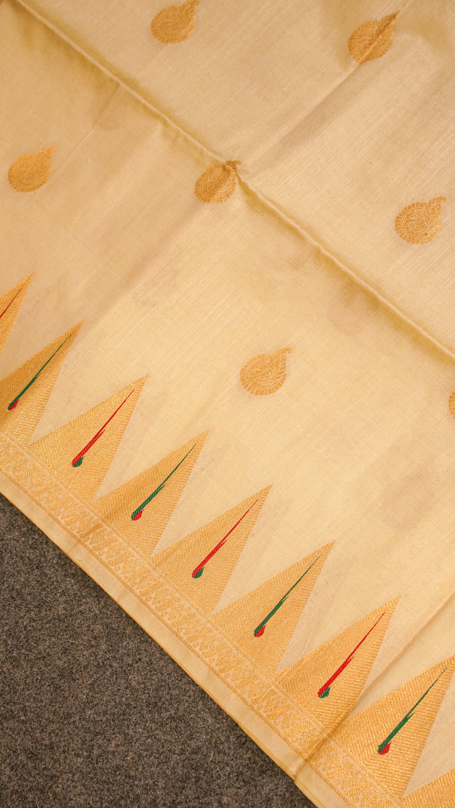 "UTSAV BANARAS 131" Banarasi Cream Temple Border Raw Silk Saree