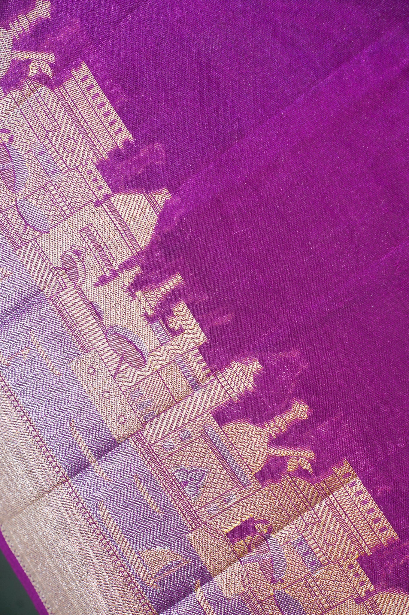 UTSAV BANARAS 003I: Banarasi Raw Silk Saree with Silver & Gold Zari In Magenta