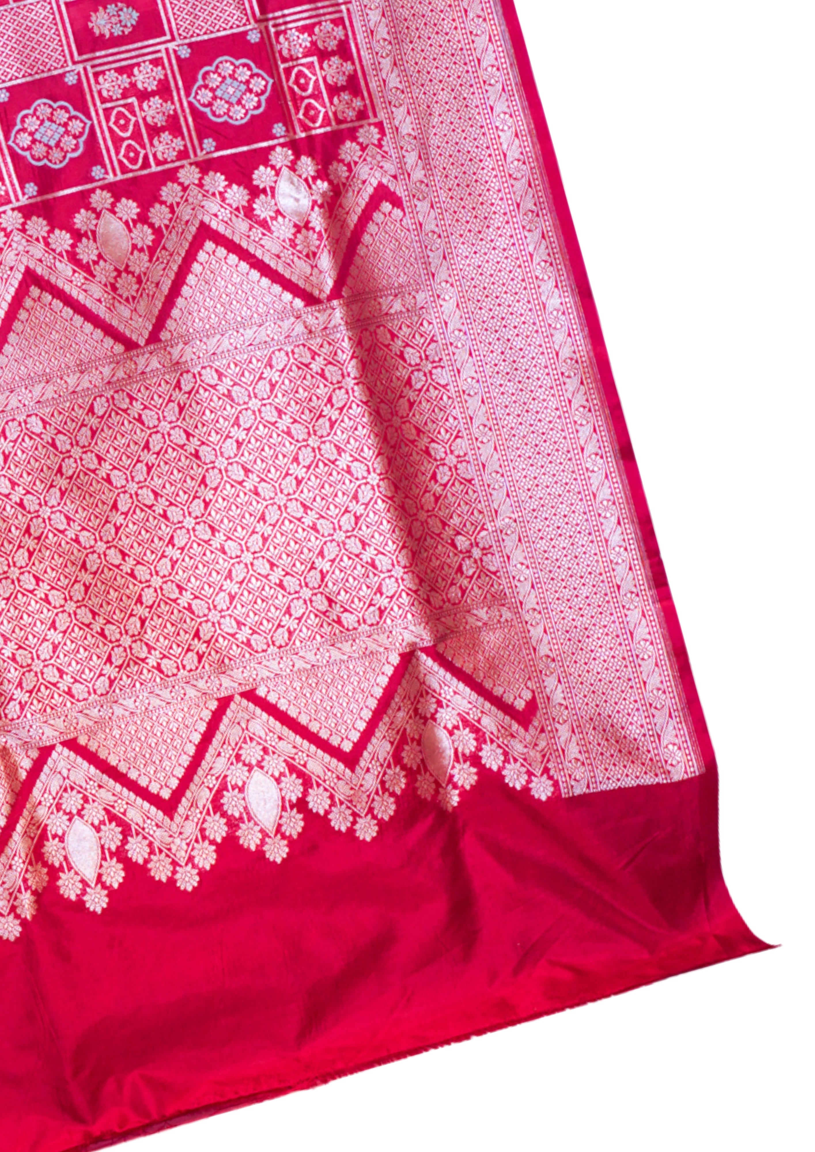"VIRASAT 270" Banarasi Pure Handloom Uppada Silk Saree with Traditional Jaal & Buta Motifs in Peachy Pink