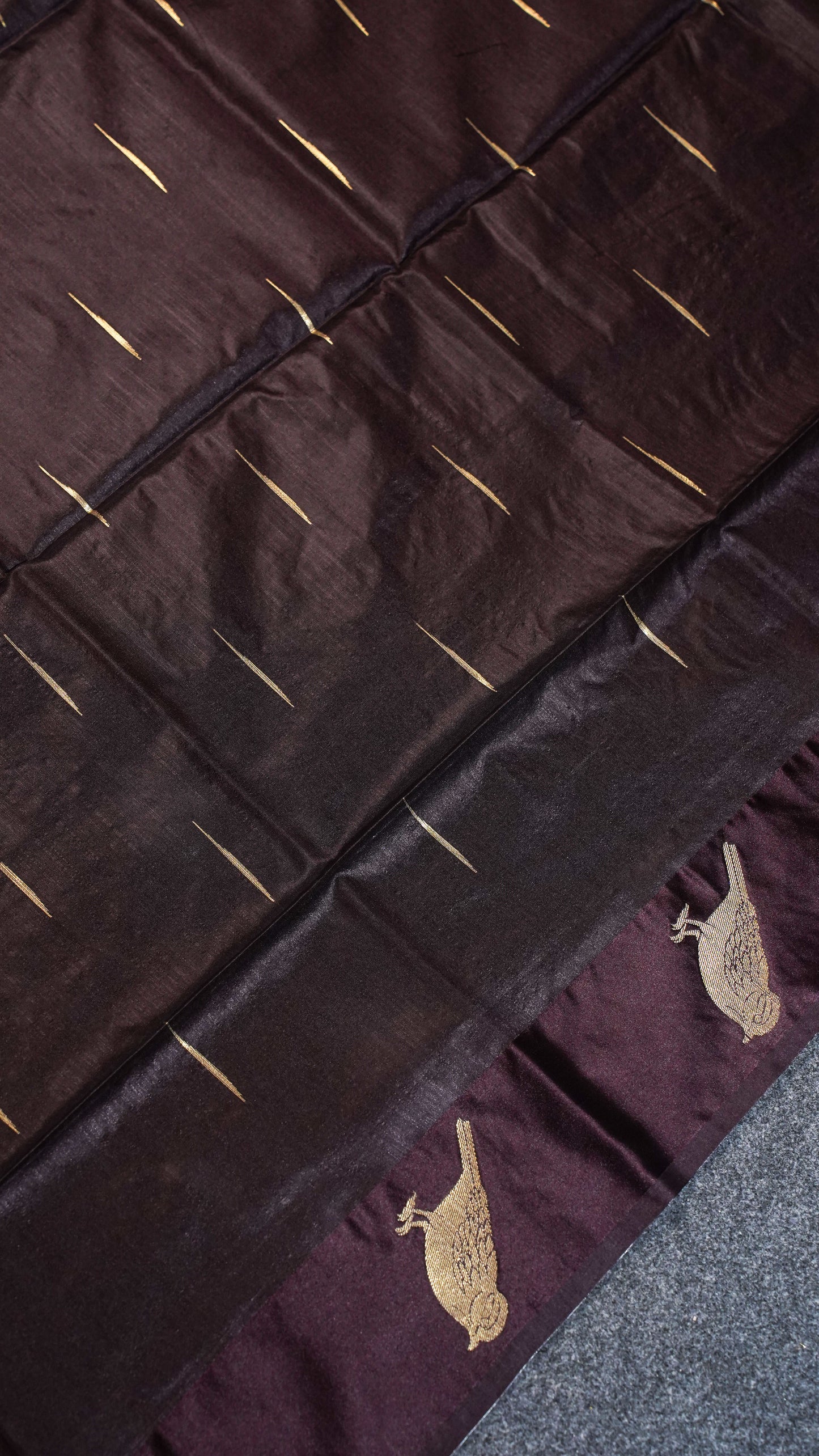 "UTSAV BANARAS 111" Banarasi Dark Brown Raw Silk With Bird Border Saree