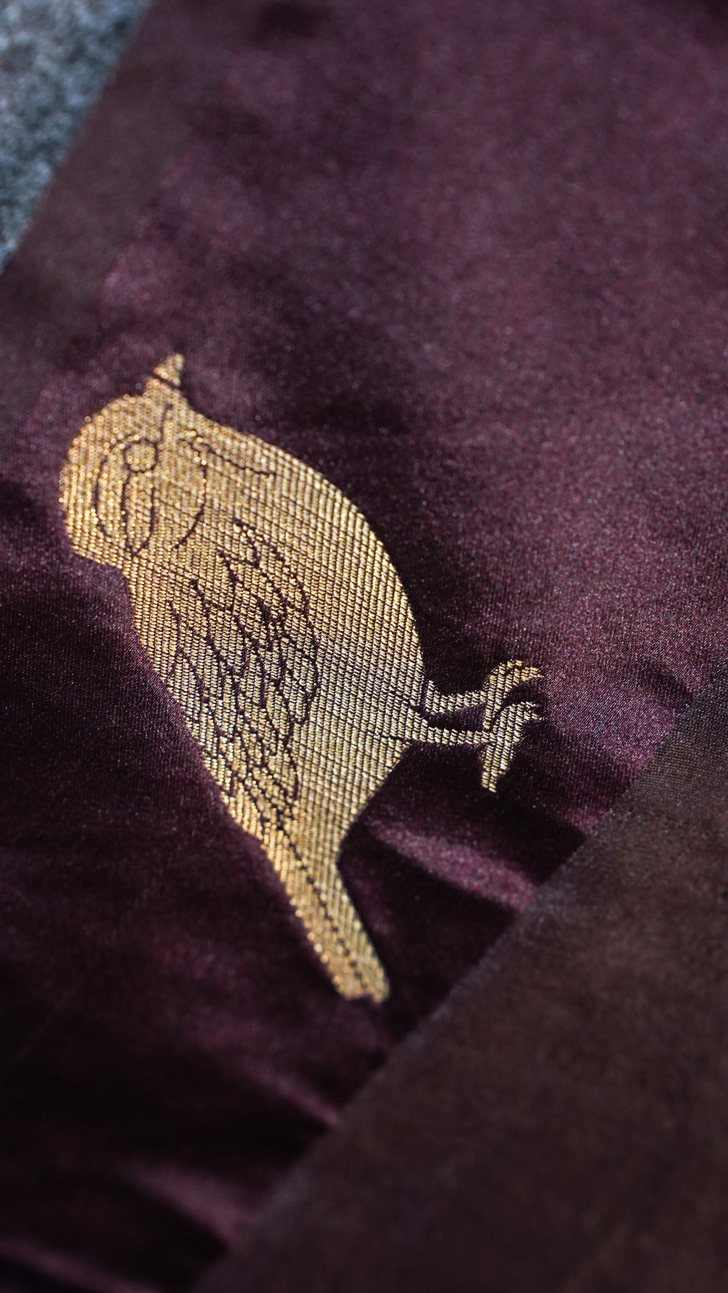 "UTSAV BANARAS 111" Banarasi Dark Brown Raw Silk With Bird Border Saree