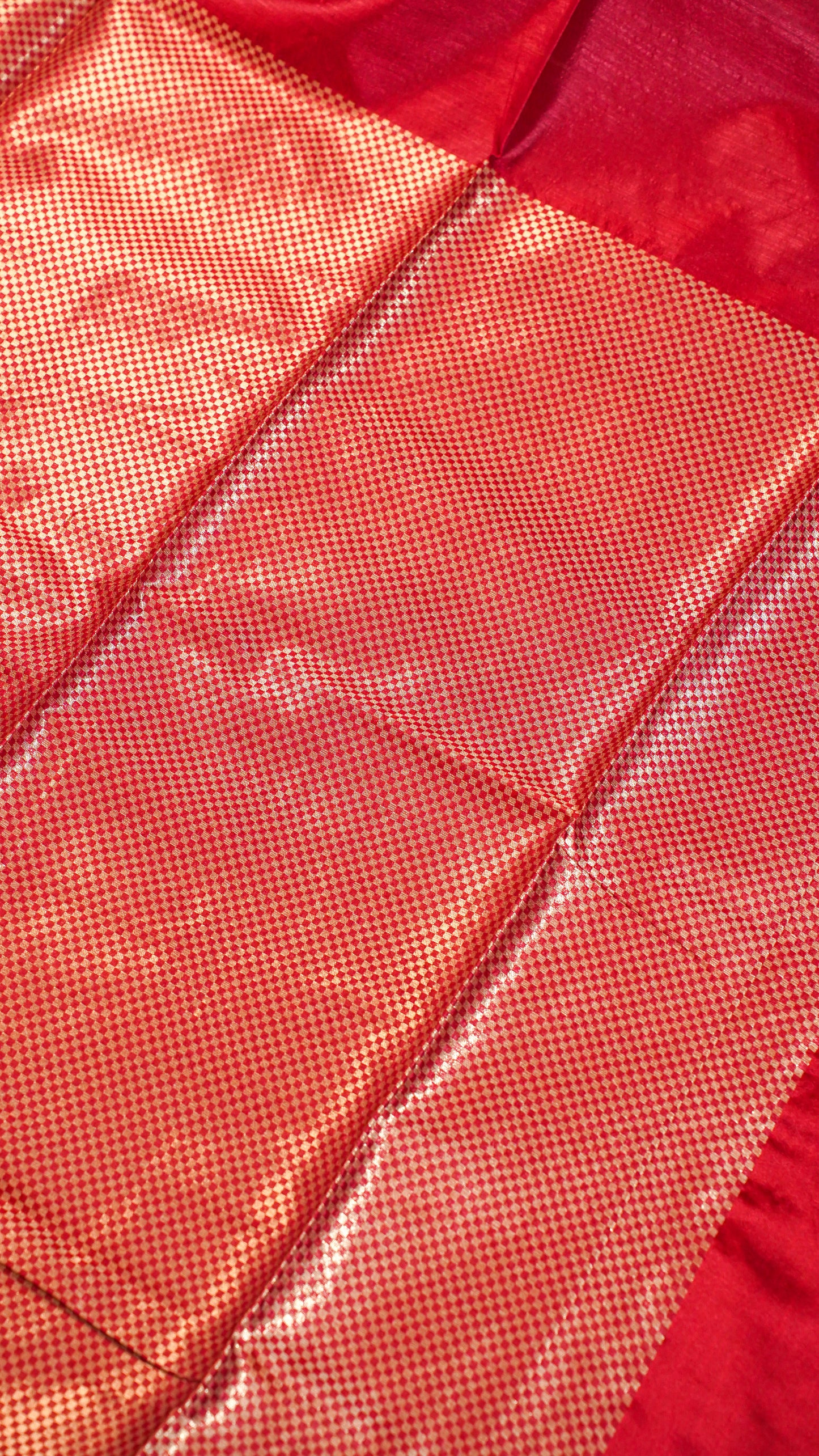 "UTSAV BANARAS 109" Banarasi Red Raw Silk With Nandi Border Saree