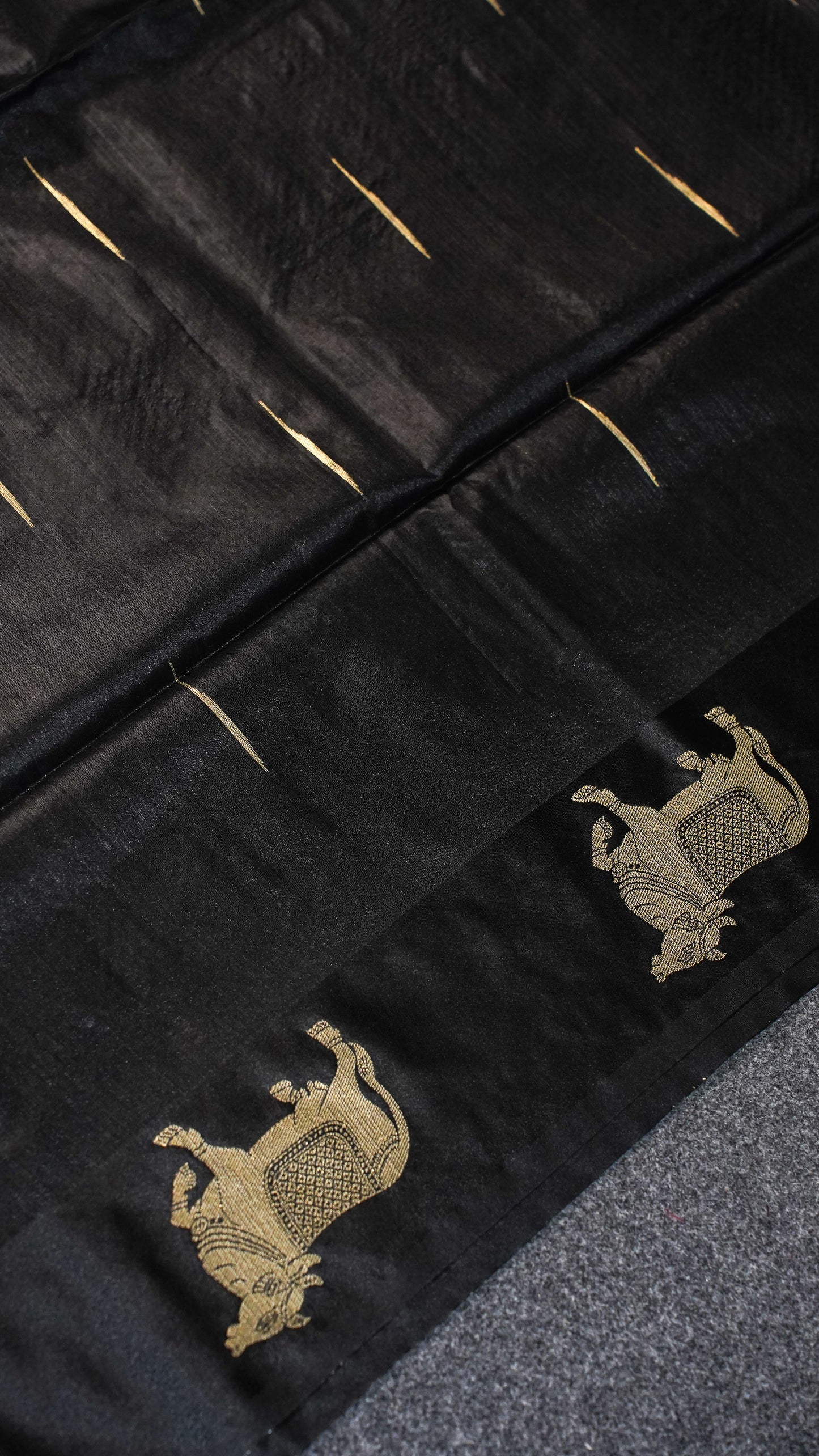 "UTSAV BANARAS 108" Banarasi Black Raw Silk With Nandi Border Saree