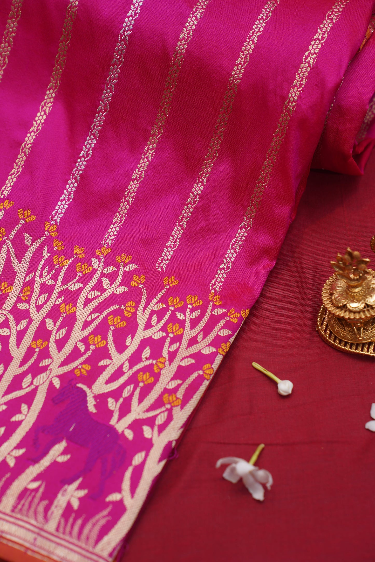 Durga Dark Pink Pure Kadwa Banarasi Handloom Saree