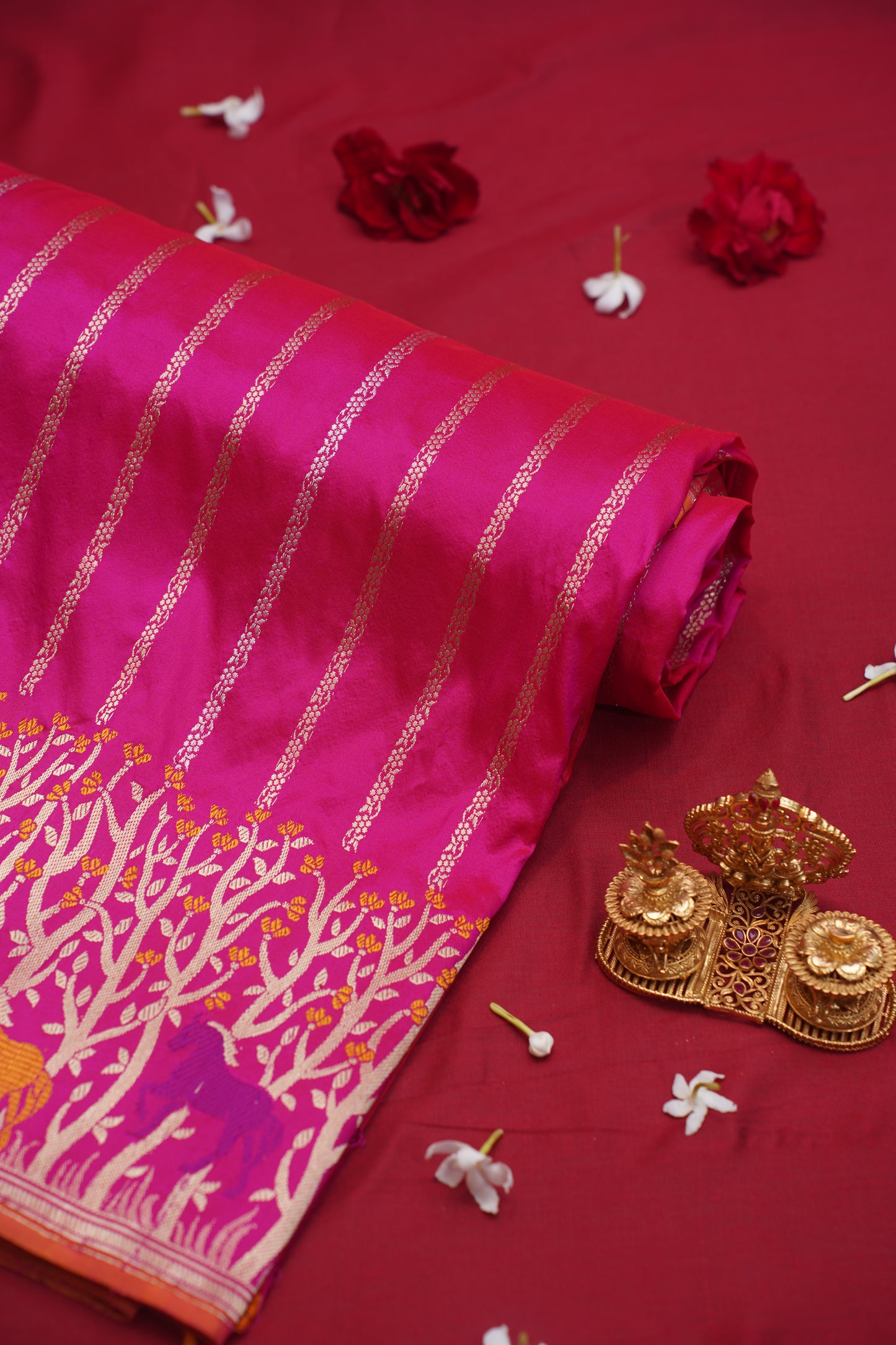 Durga Dark Pink Pure Kadwa Banarasi Handloom Saree