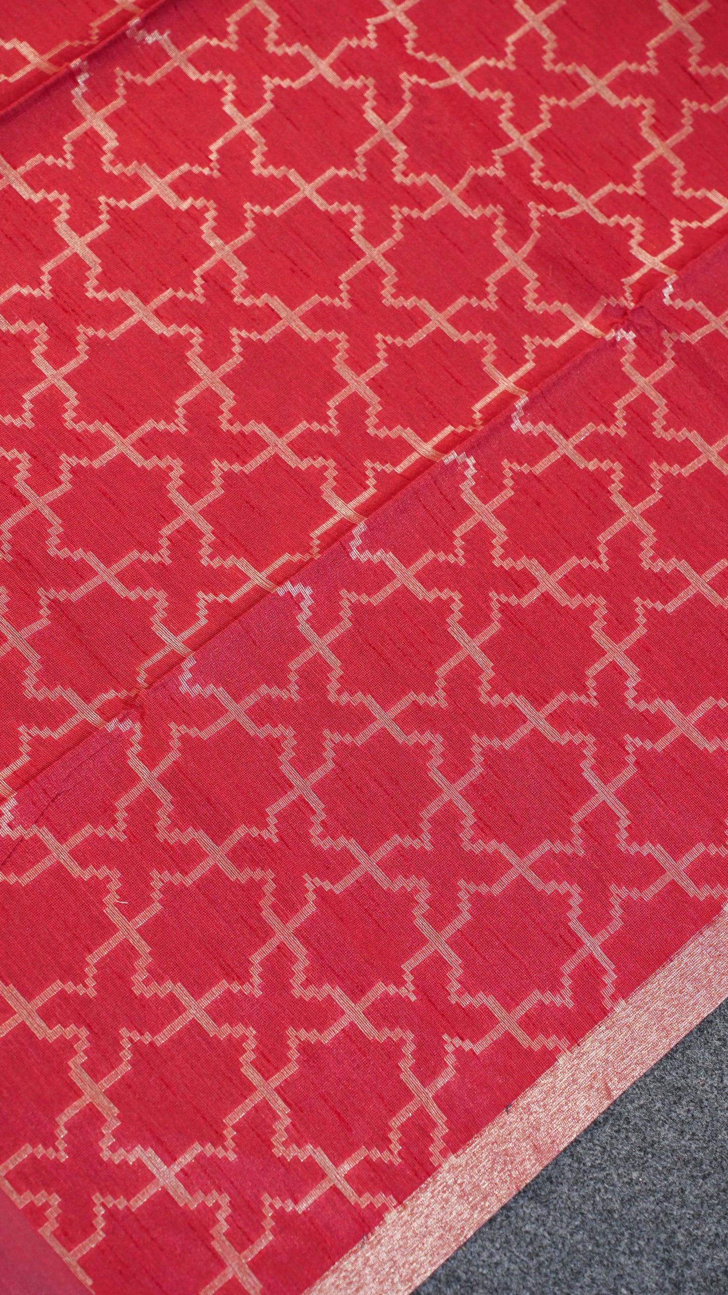 "UTSAV BANARAS 127" Banarasi Red Linen Upada Butta Silk Saree