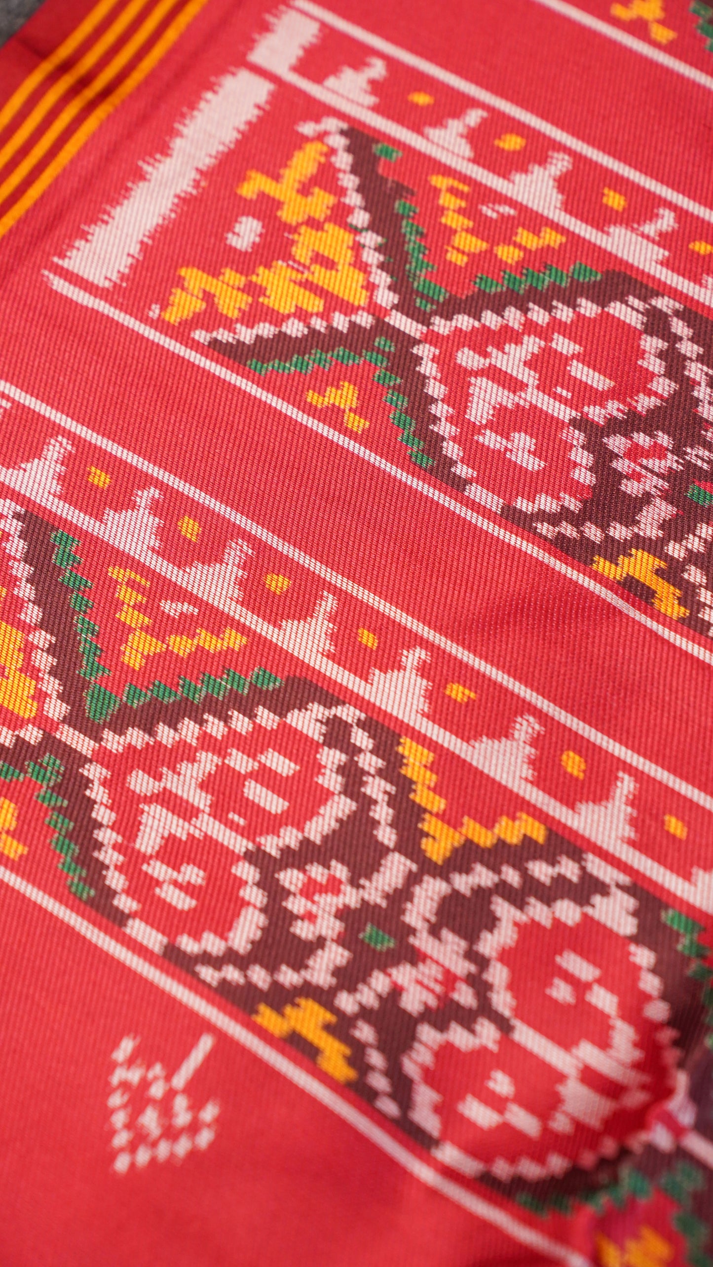 "UTSAV BANARAS 106" Banaras Glossy Maroon Patola Silk Saree